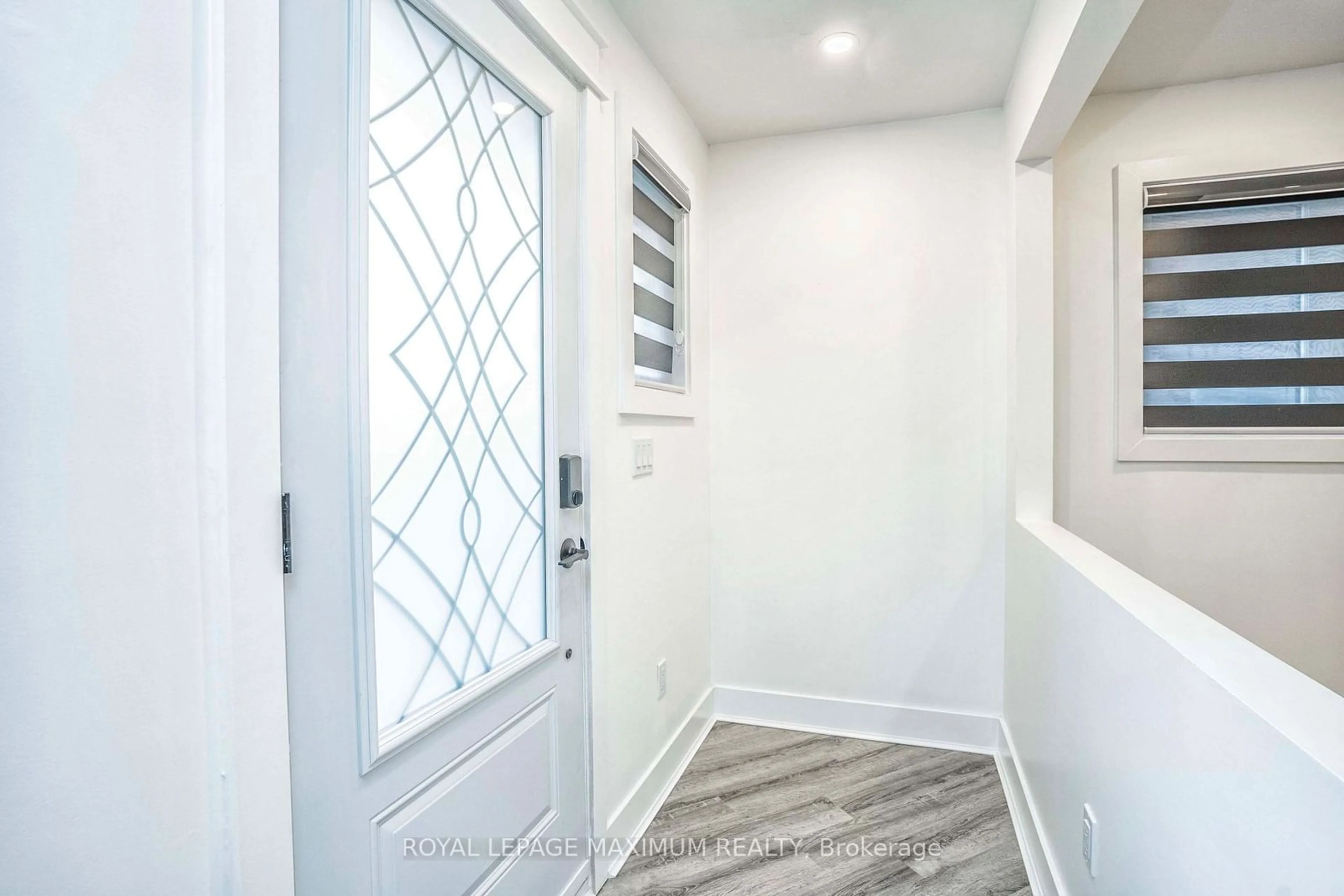 Indoor entryway for 2928 Beachview St, Ajax Ontario L1S 1C7