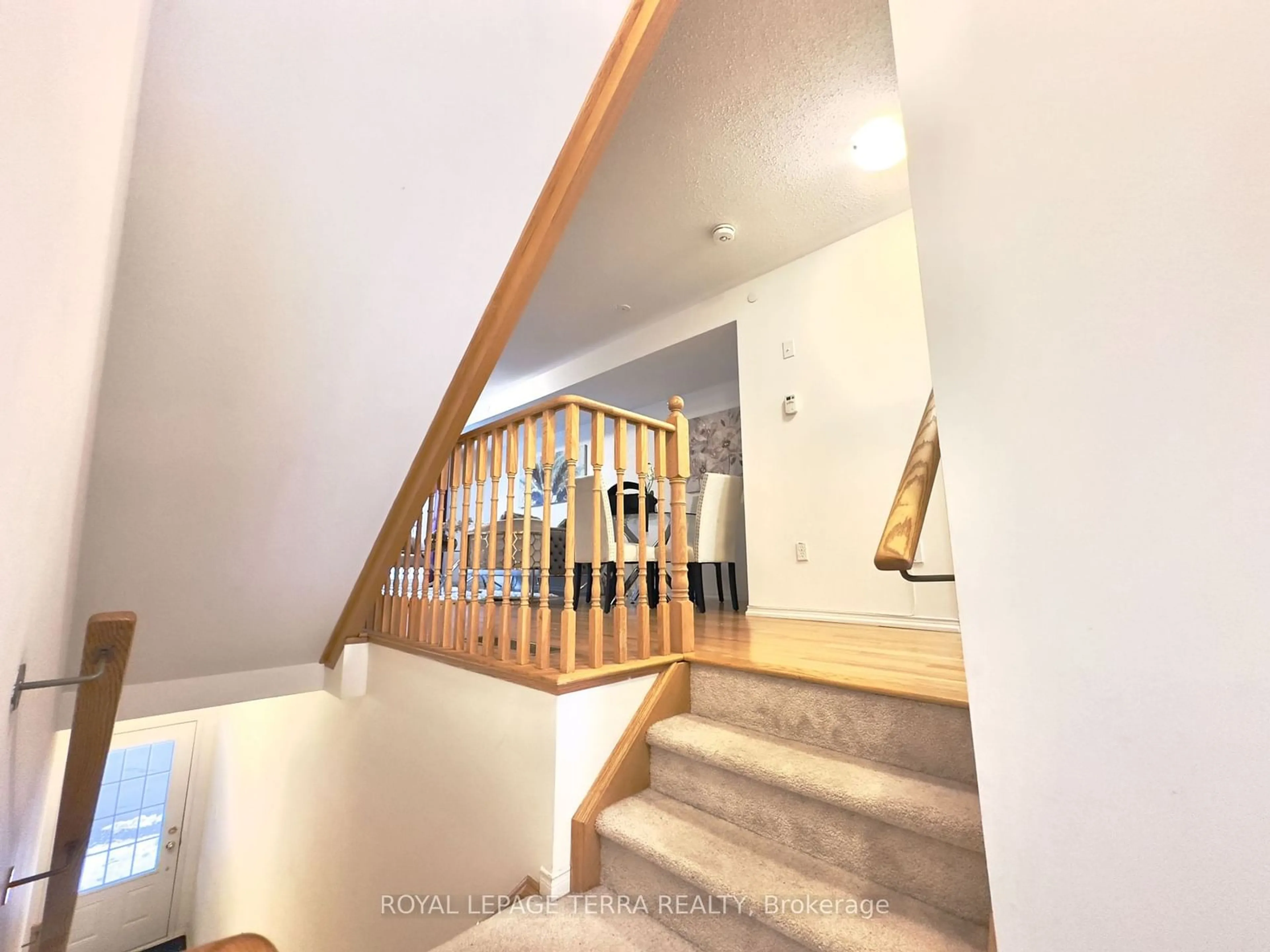 Stairs for 2204 Chevron Prince Path, Oshawa Ontario L1L 0K9