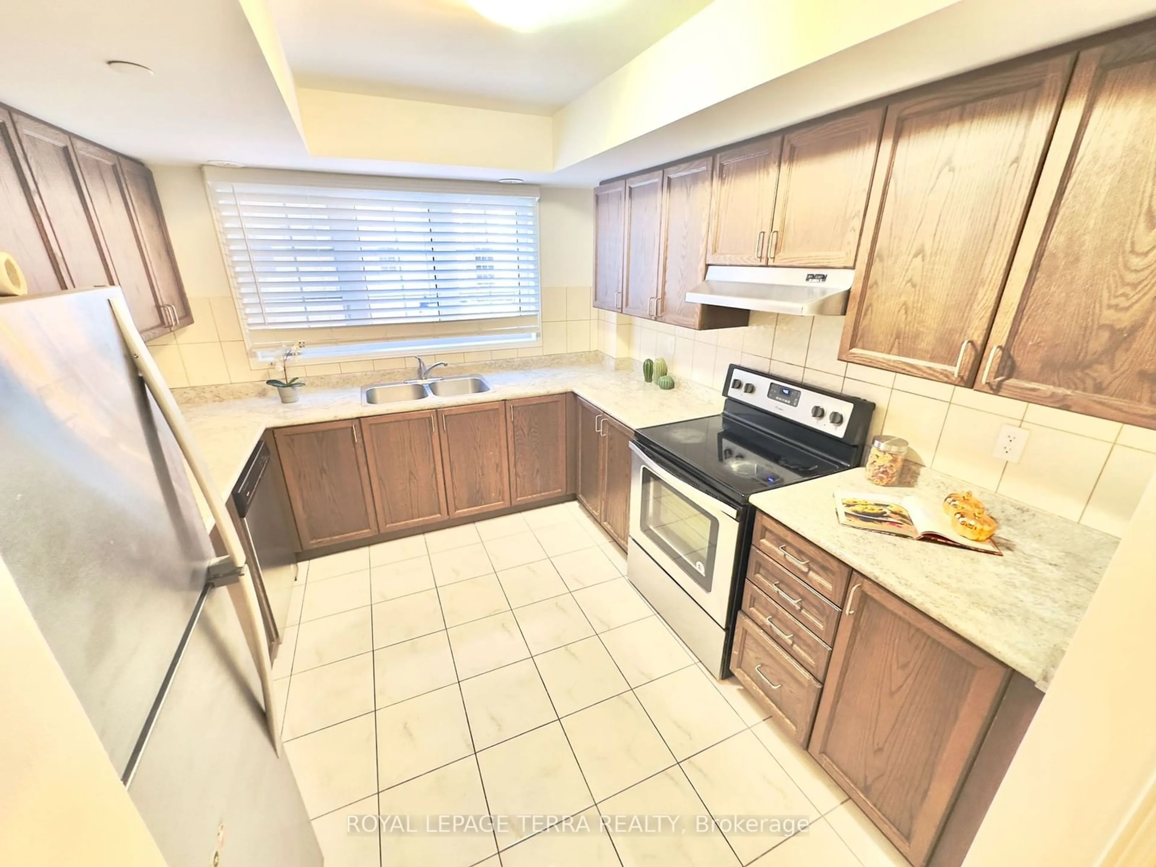 Standard kitchen, ceramic/tile floor for 2204 Chevron Prince Path, Oshawa Ontario L1L 0K9