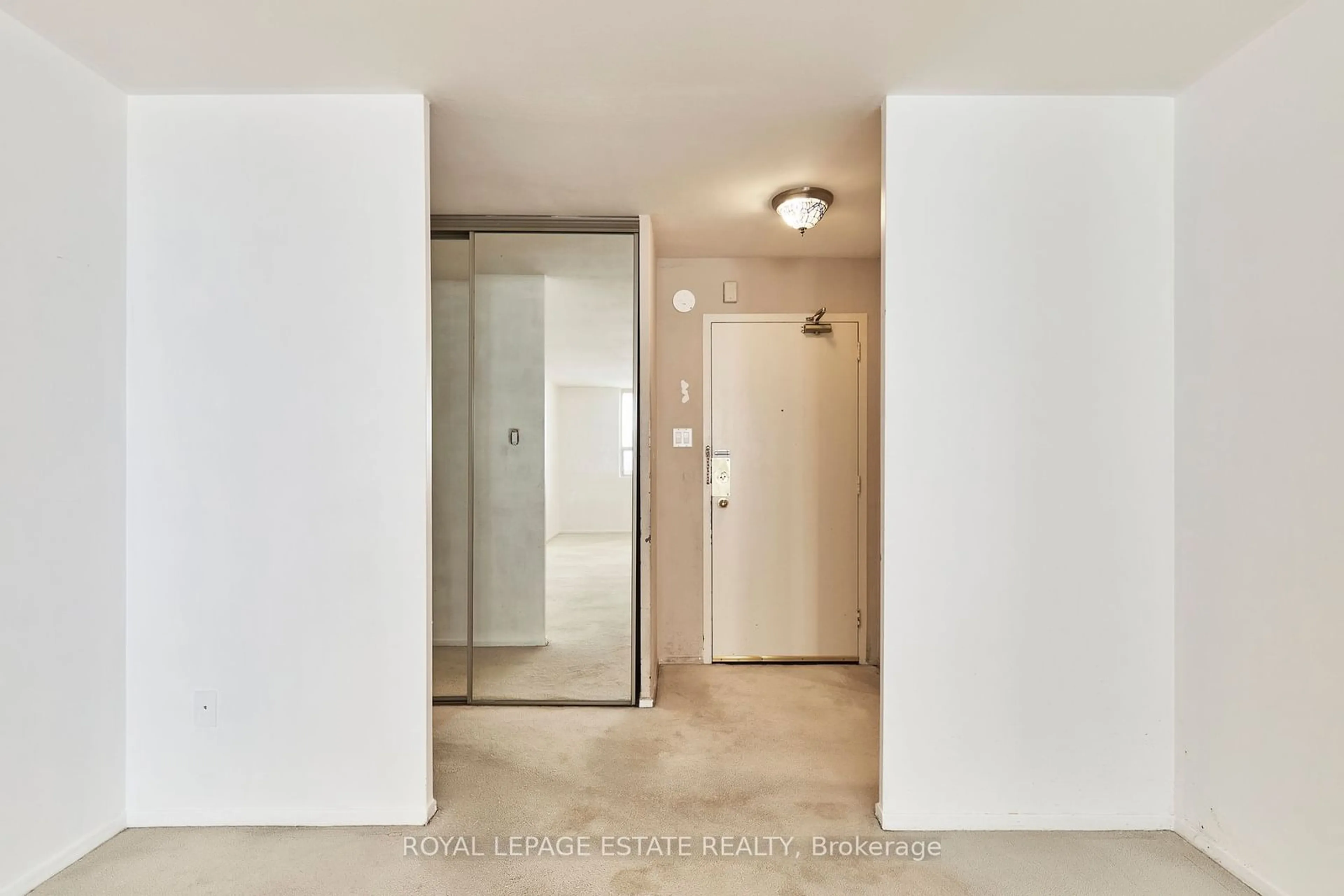 Indoor entryway for 3420 Eglinton Ave #704, Toronto Ontario M1J 2H9