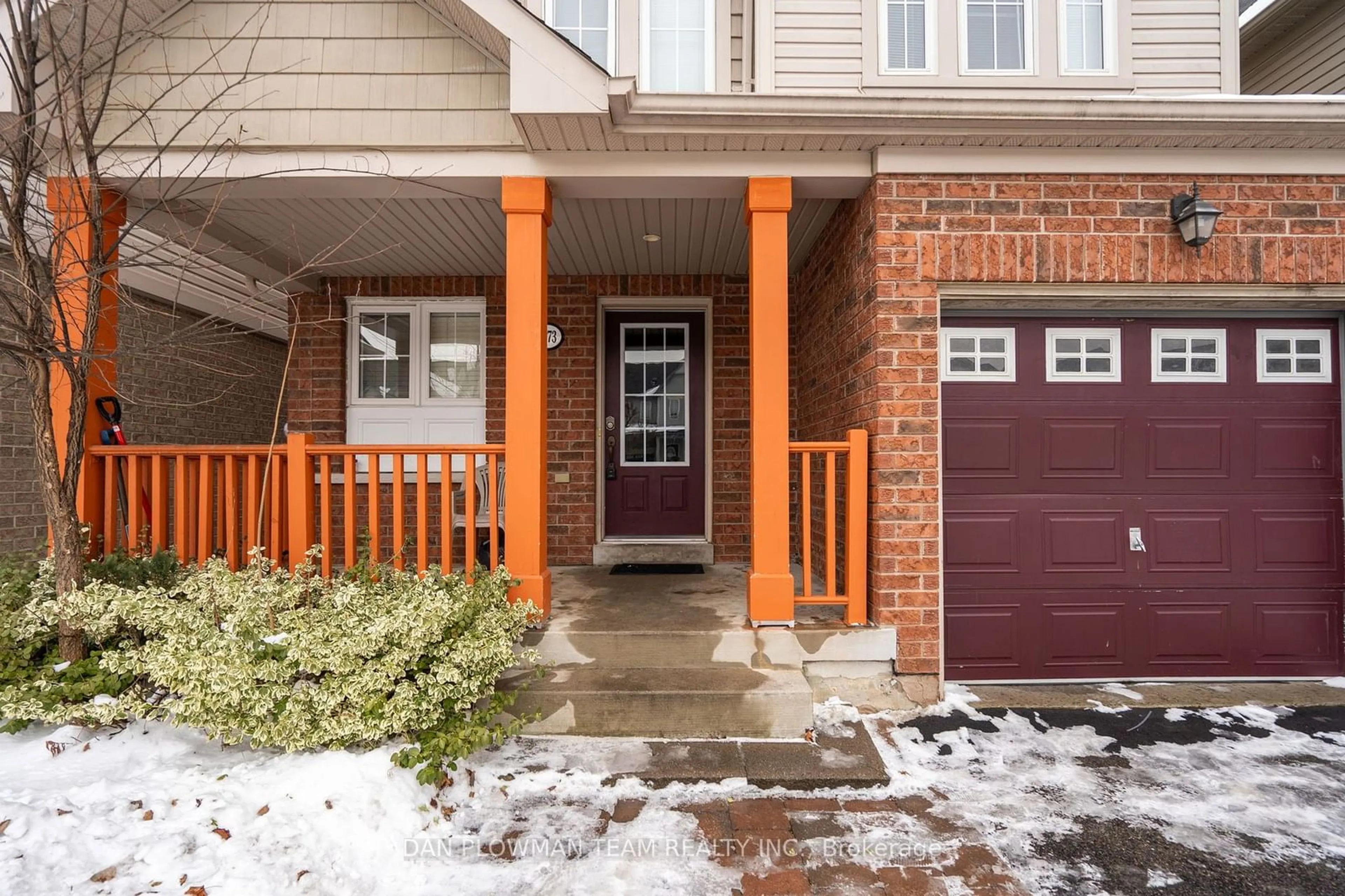 Indoor entryway for 1973 Secretariat Pl, Oshawa Ontario L1L 1C7