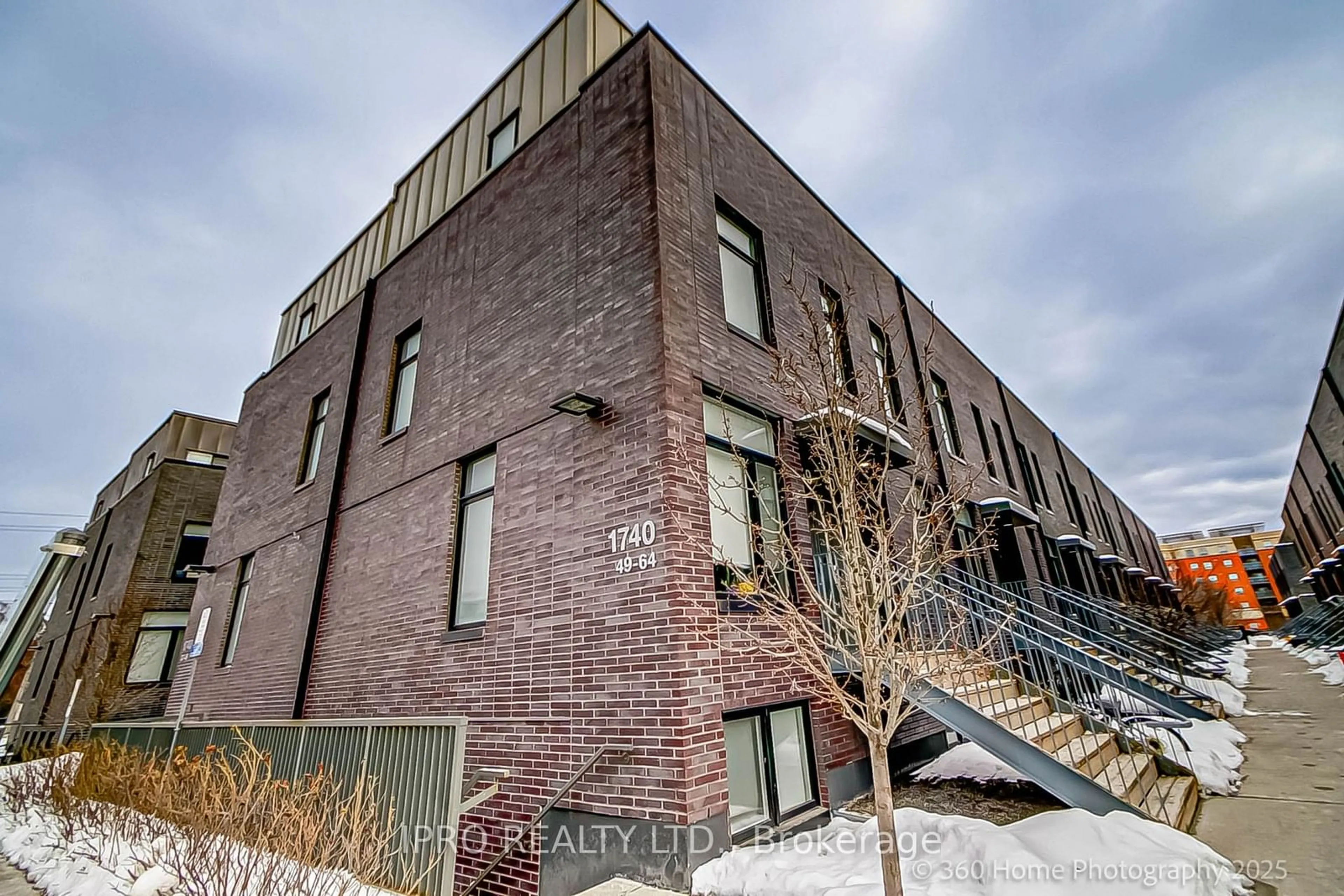 Home with brick exterior material, building for 1740 Simcoe St #54, Oshawa Ontario L1G 4X9