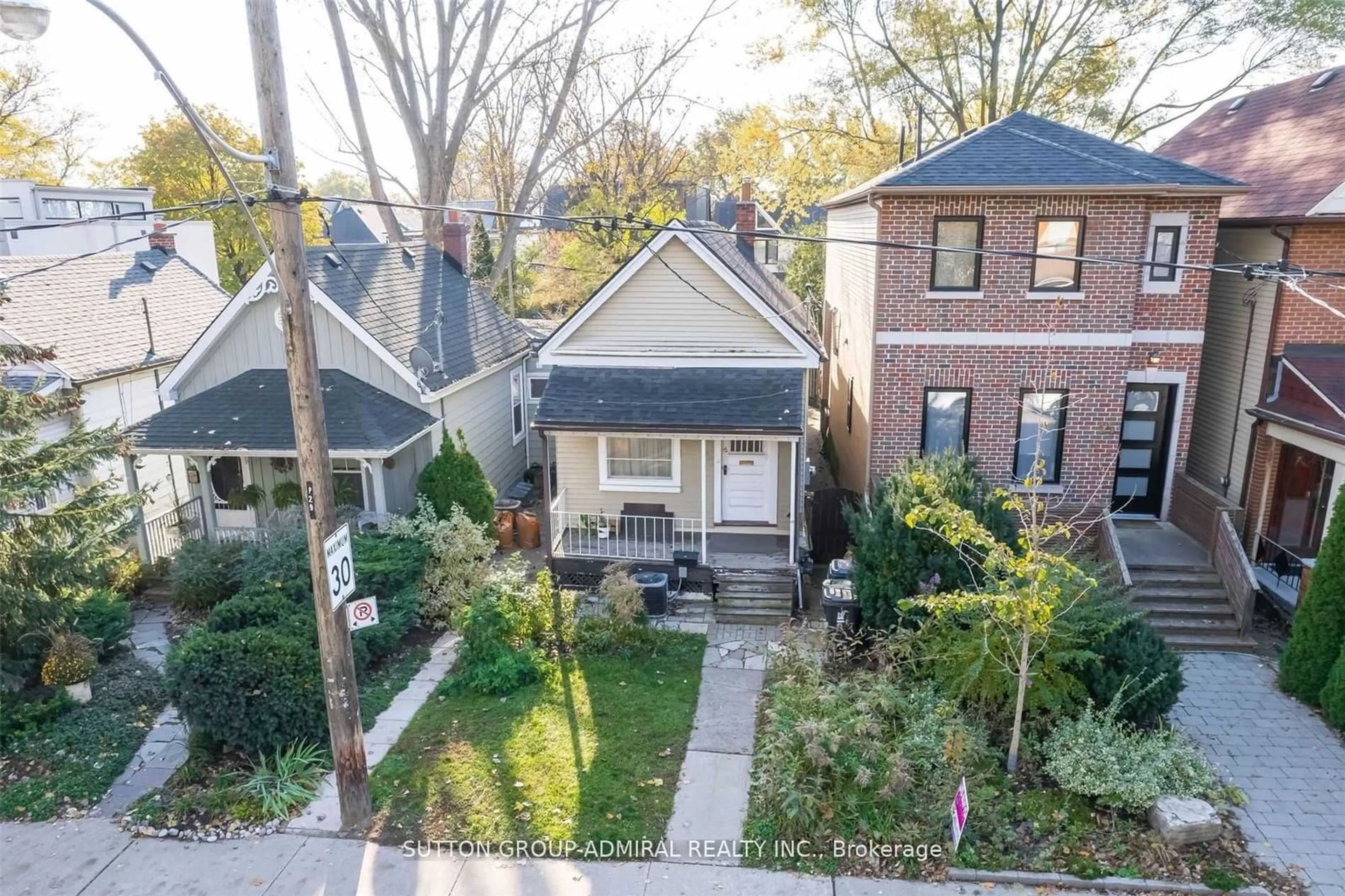 A pic from outside/outdoor area/front of a property/back of a property/a pic from drone, street for 27 Shudell Ave, Toronto Ontario M4J 1C5