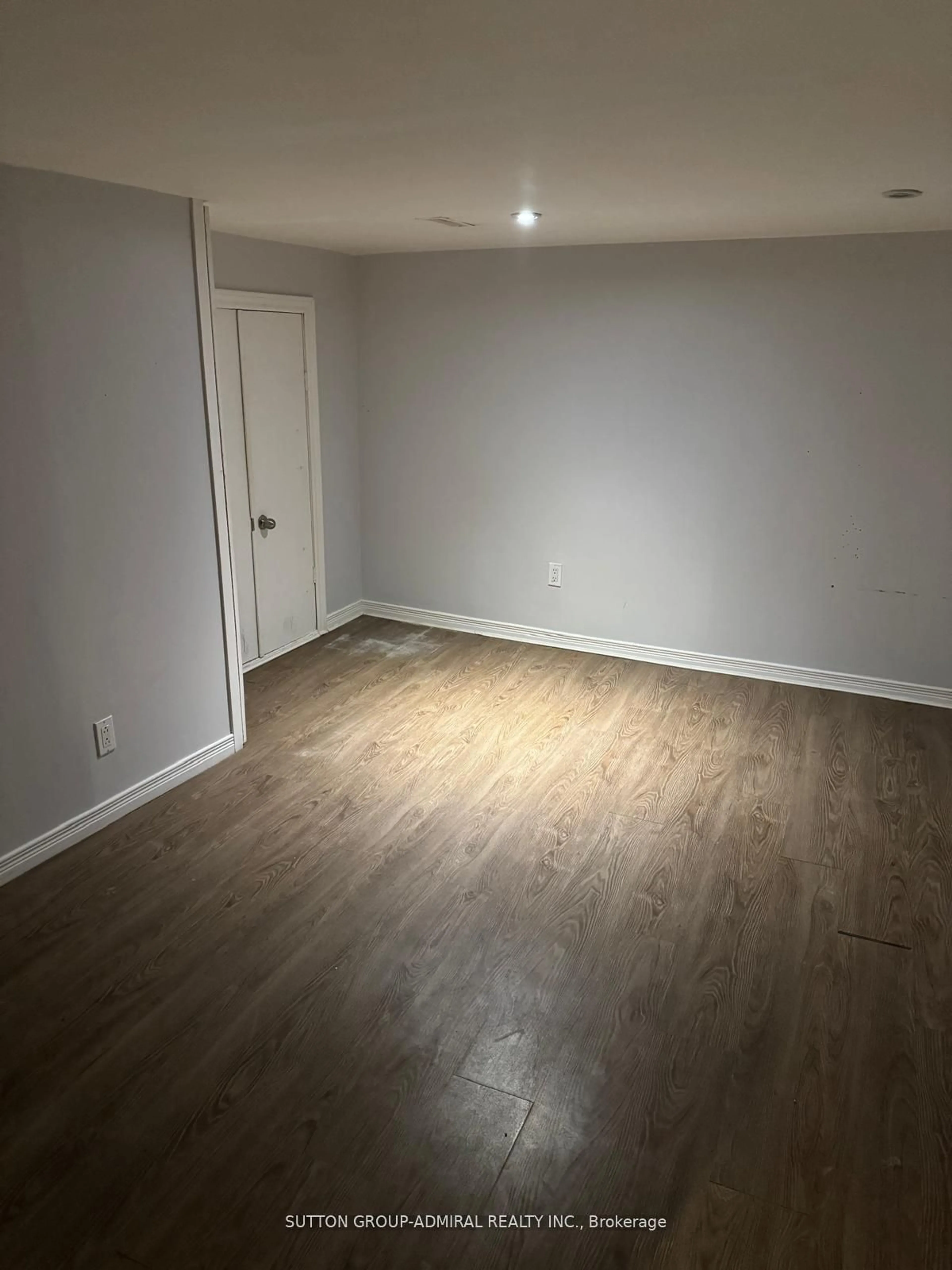 A pic of a room for 27 Shudell Ave, Toronto Ontario M4J 1C5