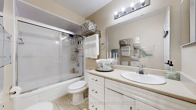 Additional property image - 27 Granada Cres