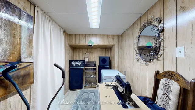 Additional property image - 27 Granada Cres