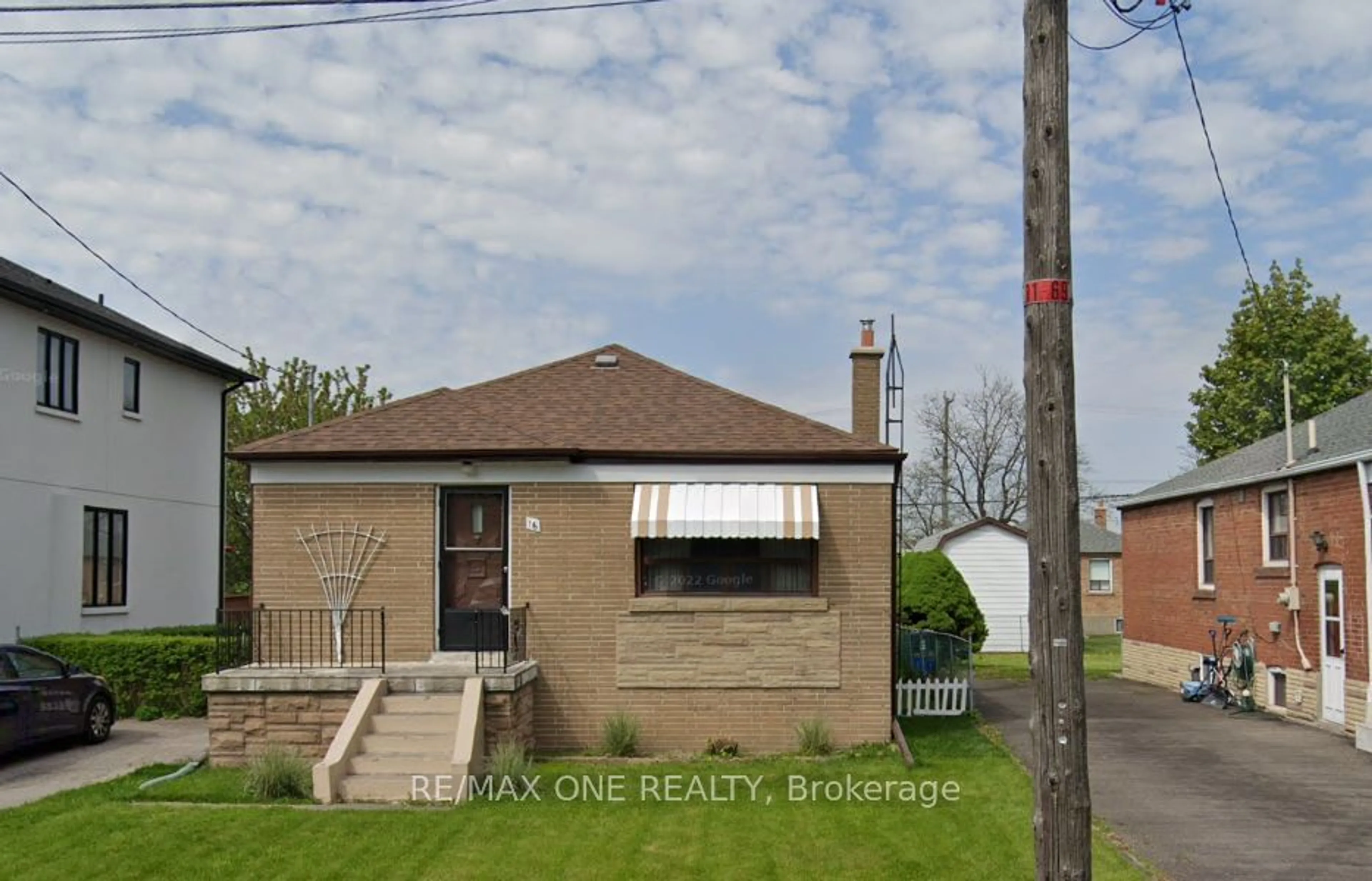 Home with brick exterior material, street for 16 HOLLINGWORTH Dr, Toronto Ontario M1P 1E2