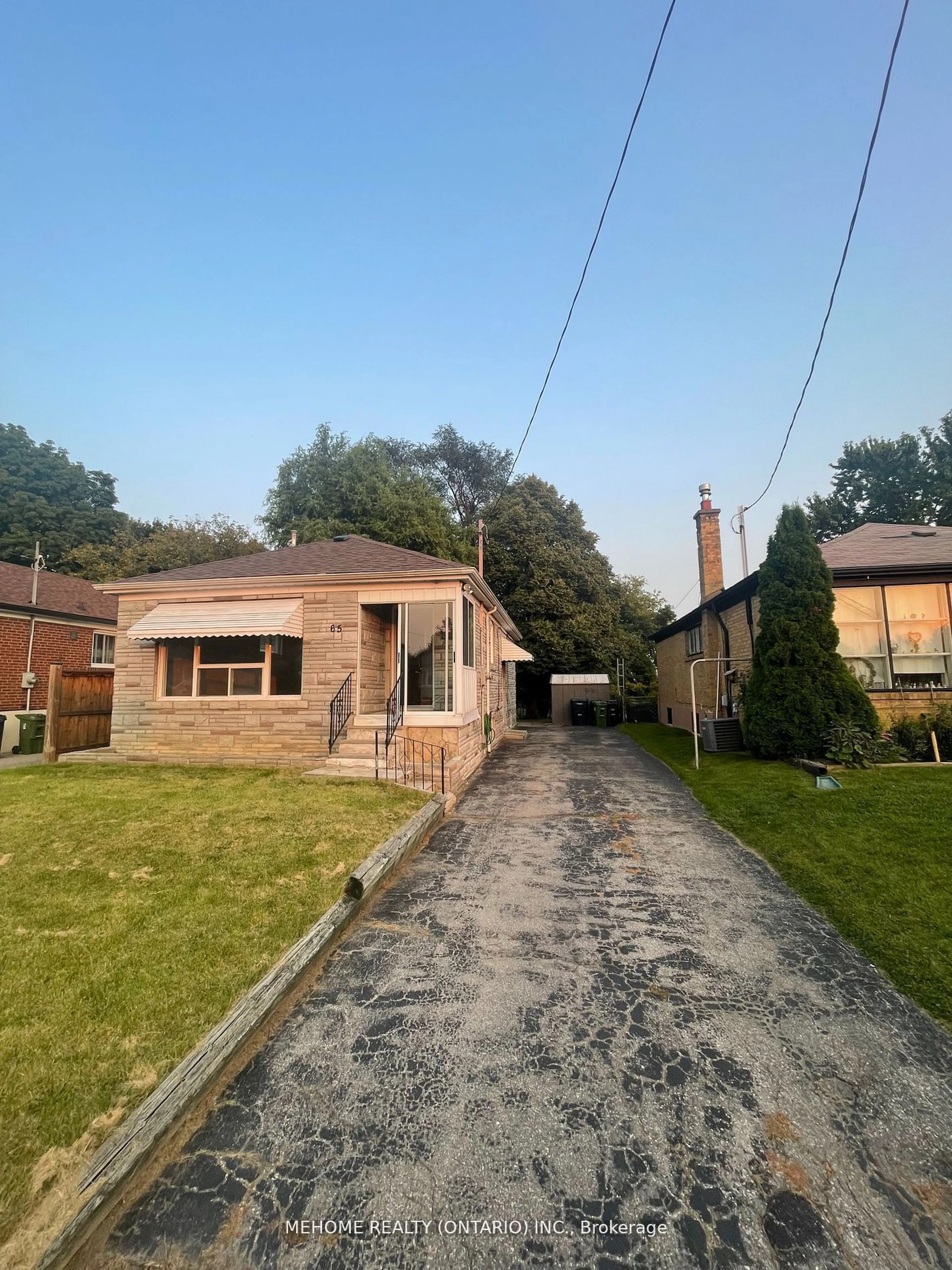 A pic from outside/outdoor area/front of a property/back of a property/a pic from drone, street for 65 Miramar Cres, Toronto Ontario M1J 1R3