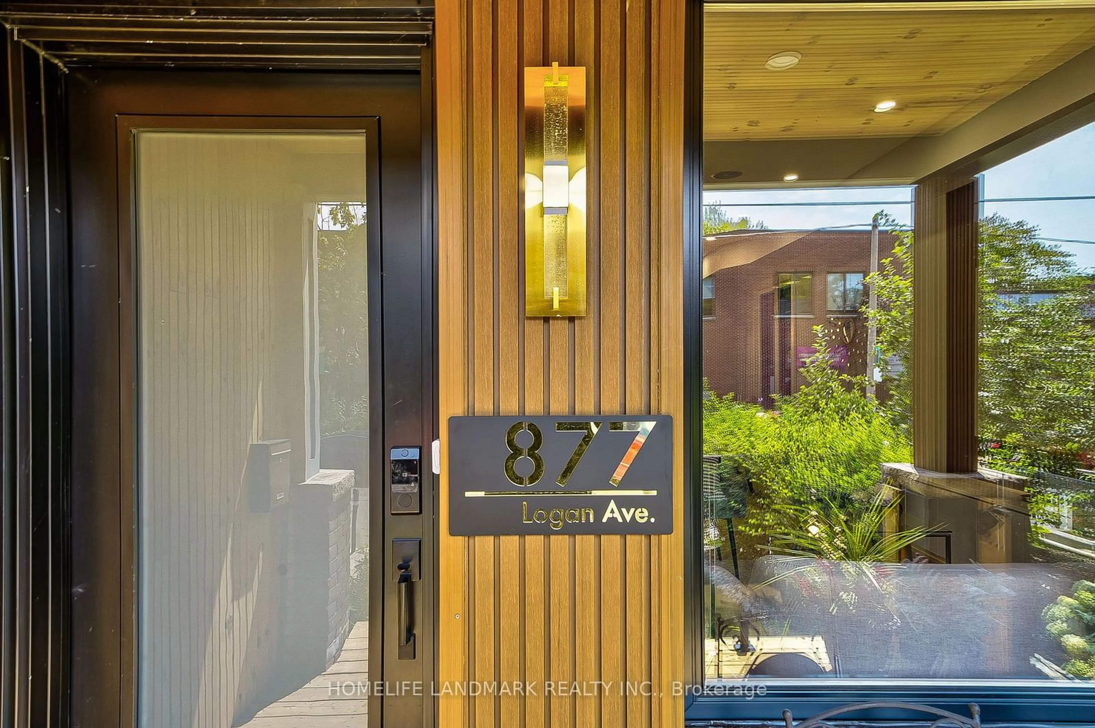 Indoor entryway for 877 Logan Ave, Toronto Ontario M4K 3E2