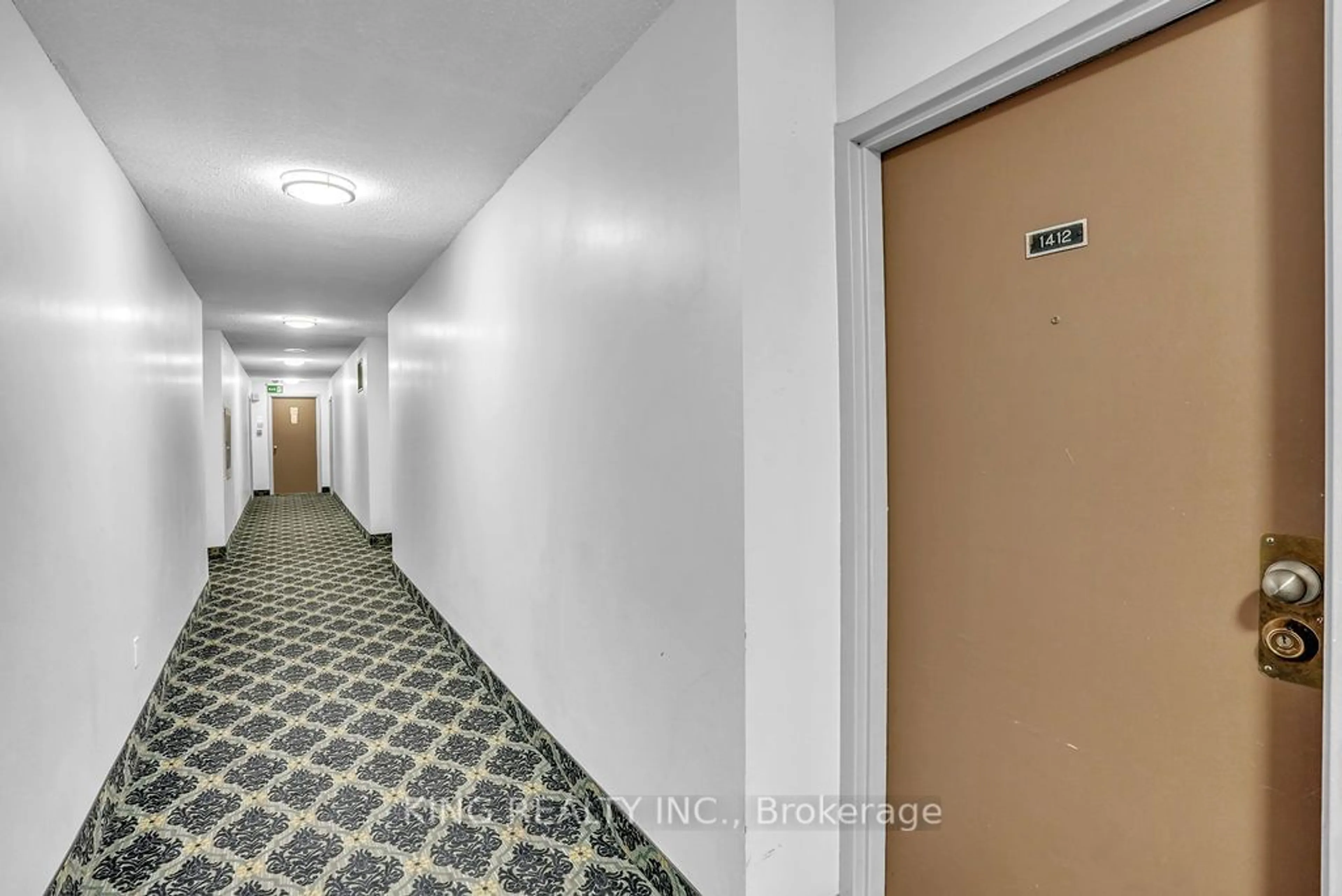 Indoor foyer for 3380 Eglinton Ave #1412, Toronto Ontario M1J 3L6