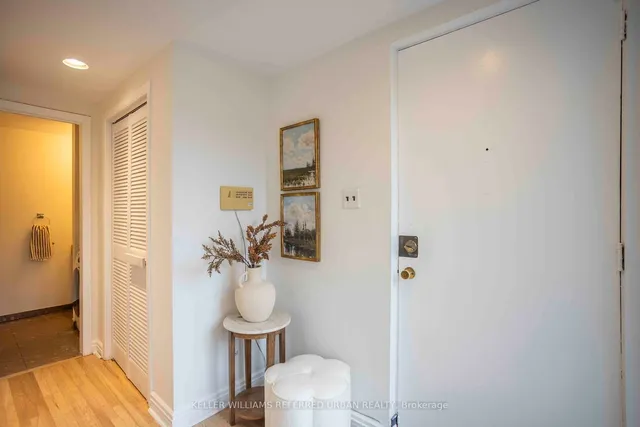 Additional property image - 2366 Queen St Unit 6