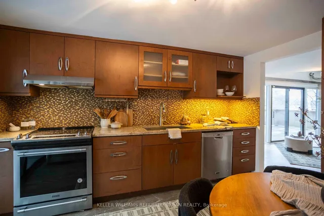 Additional property image - 2366 Queen St Unit 6