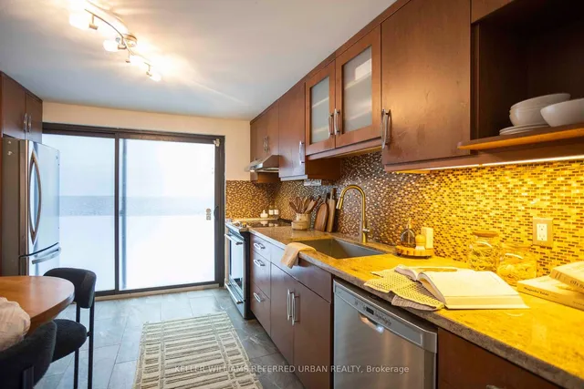Additional property image - 2366 Queen St Unit 6