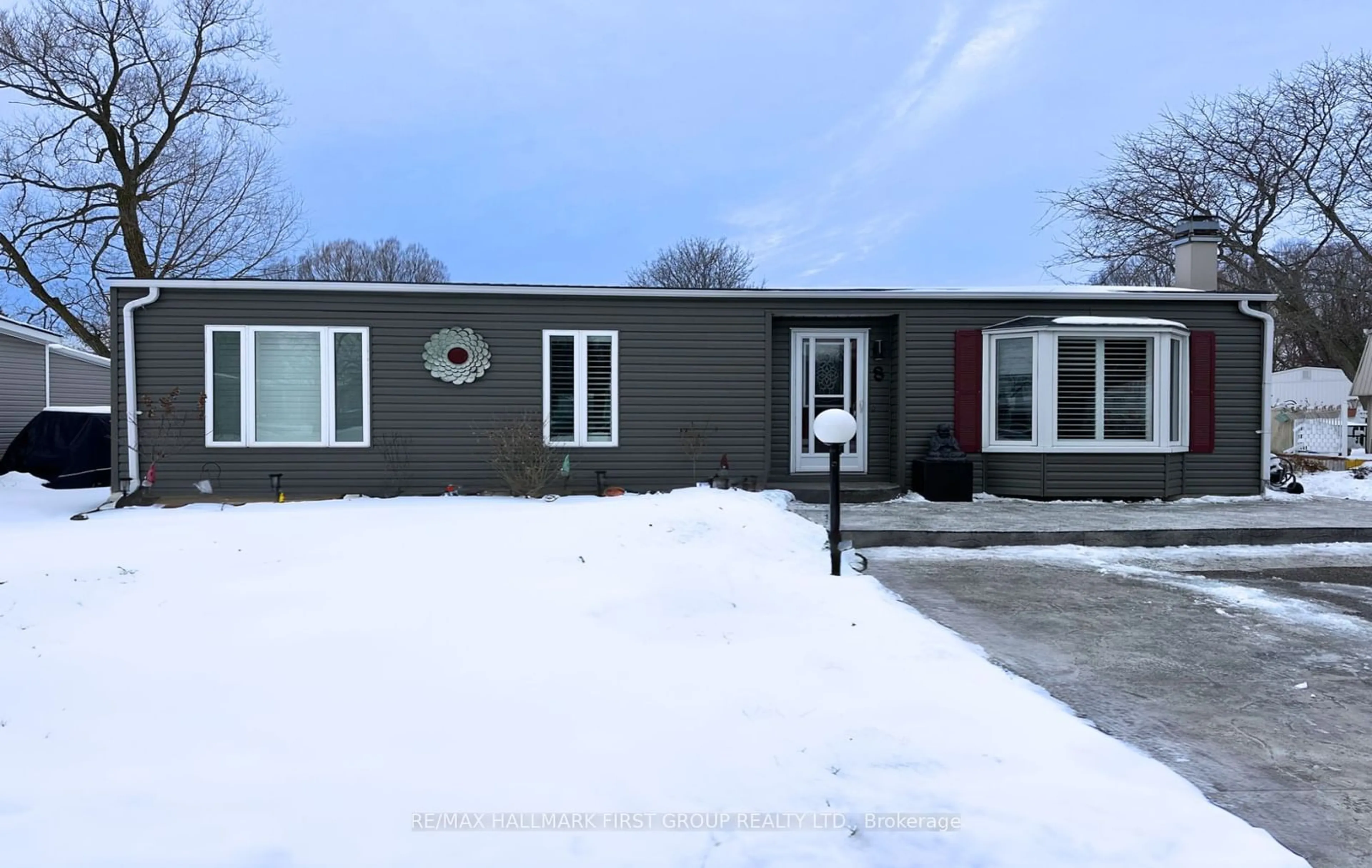 Home with vinyl exterior material, street for 8 Kawartha Rd, Clarington Ontario L1B 1B9