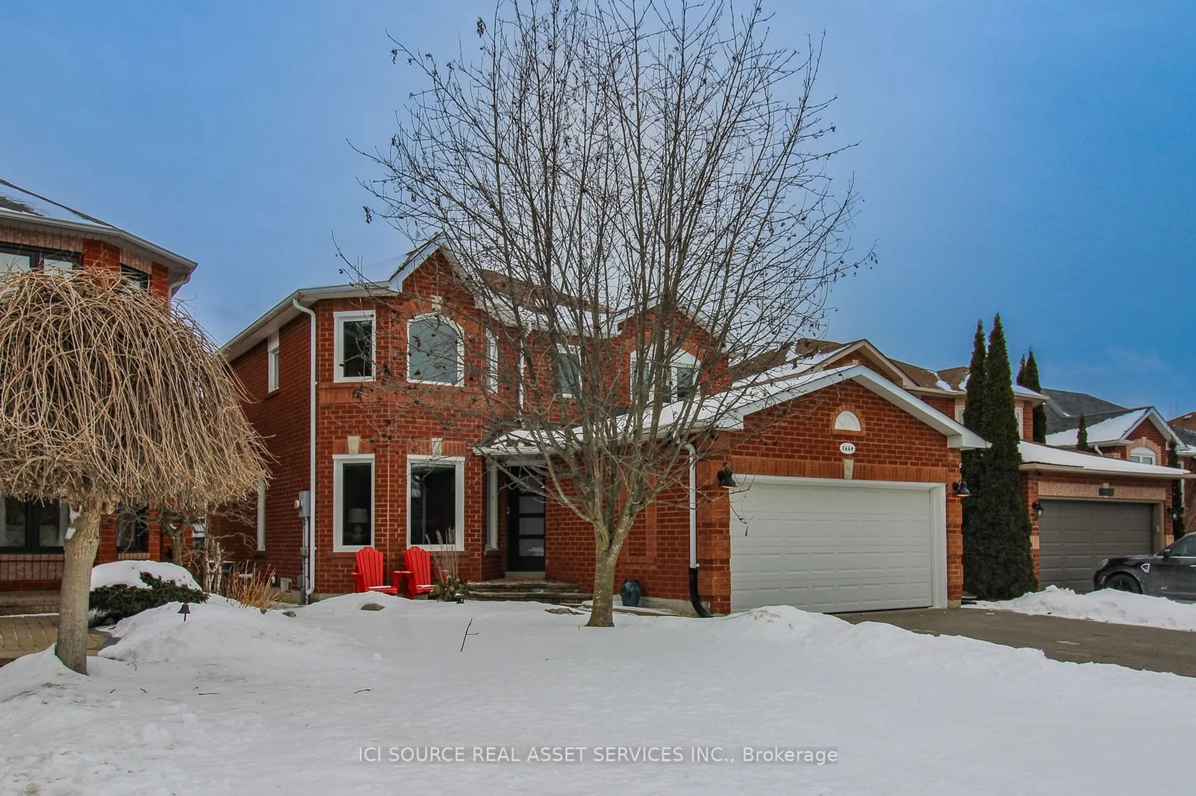 Home with brick exterior material, street for 1664 EDENWOOD Dr, Oshawa Ontario L1G 7Y5