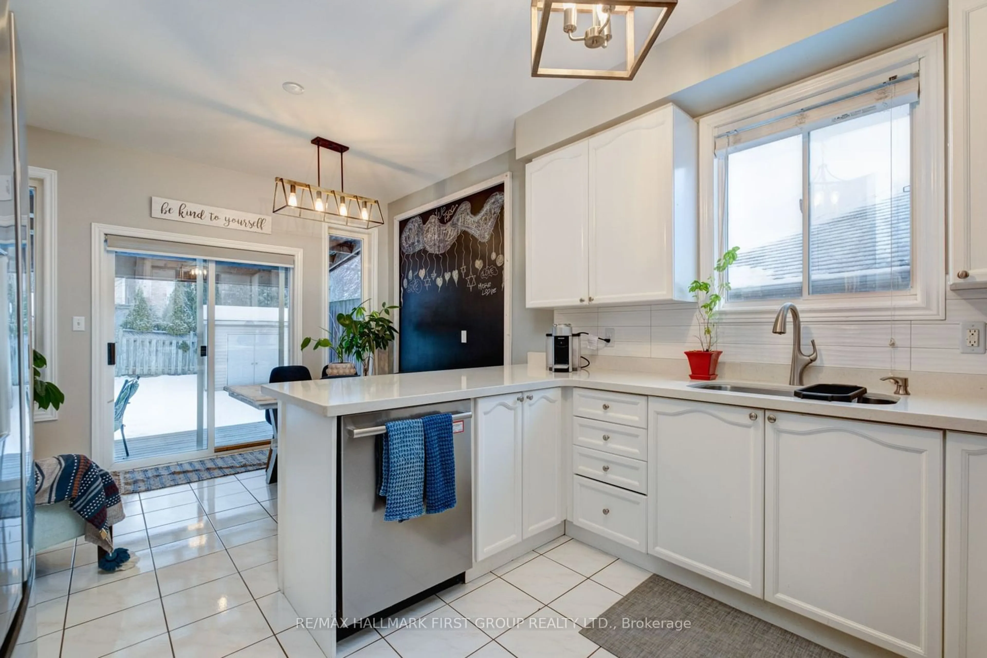 Contemporary kitchen, ceramic/tile floor for 30 Amanda Ave, Whitby Ontario L1M 1K4