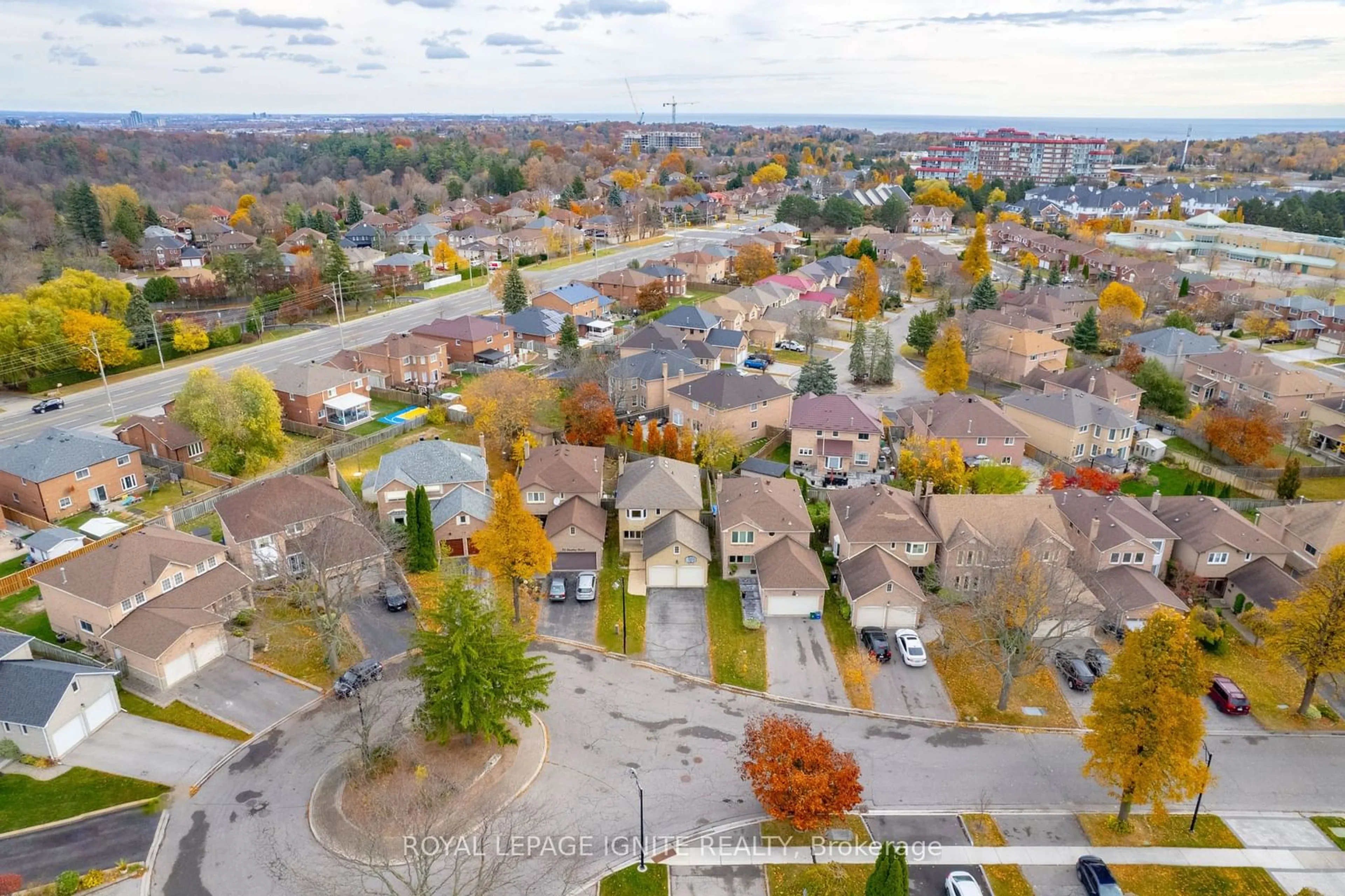 A pic from outside/outdoor area/front of a property/back of a property/a pic from drone, street for 23 Shallice Crt, Toronto Ontario M1B 4W7