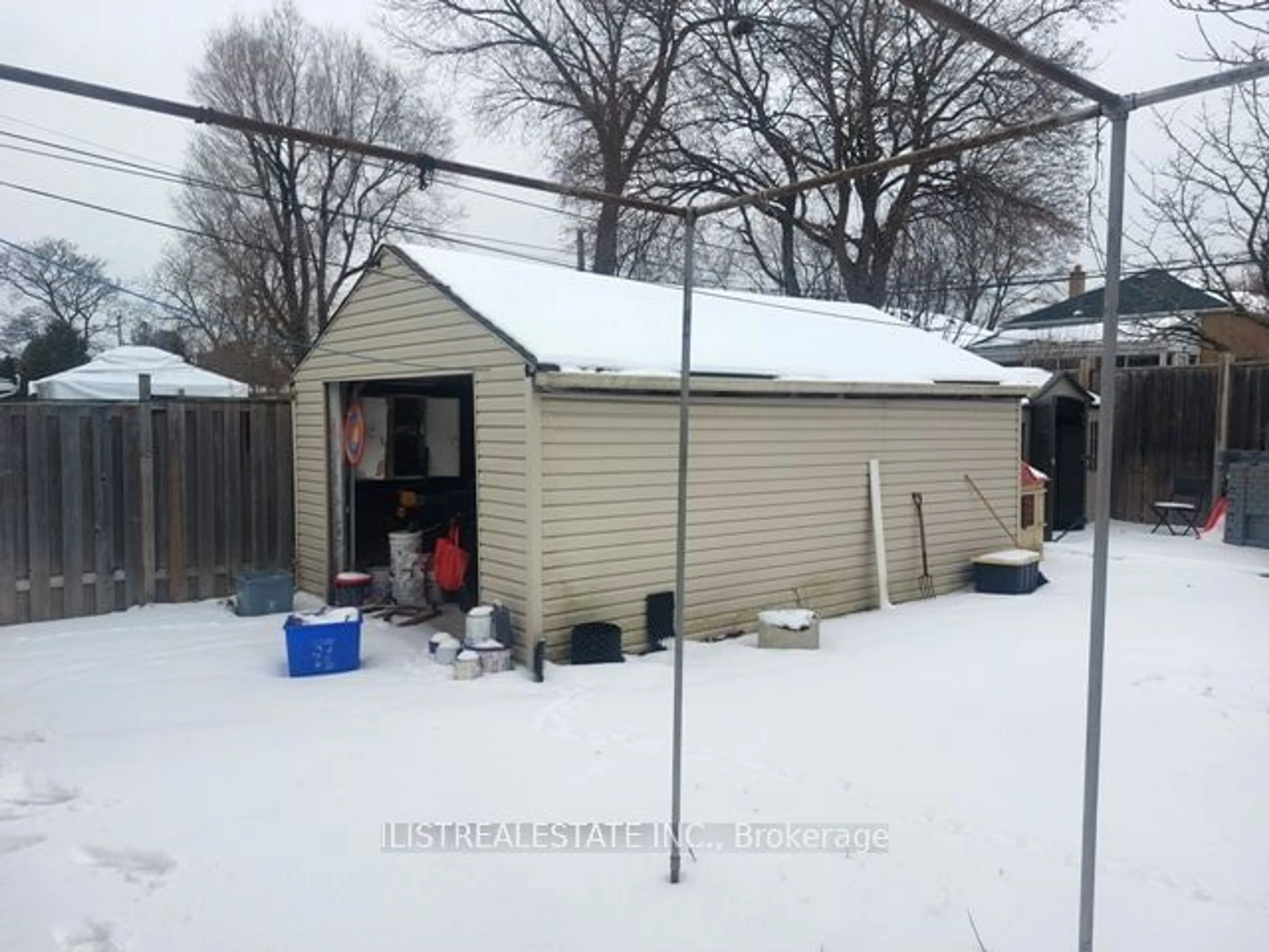 Shed for 8 Medonte Ave, Toronto Ontario M1L 1Z3