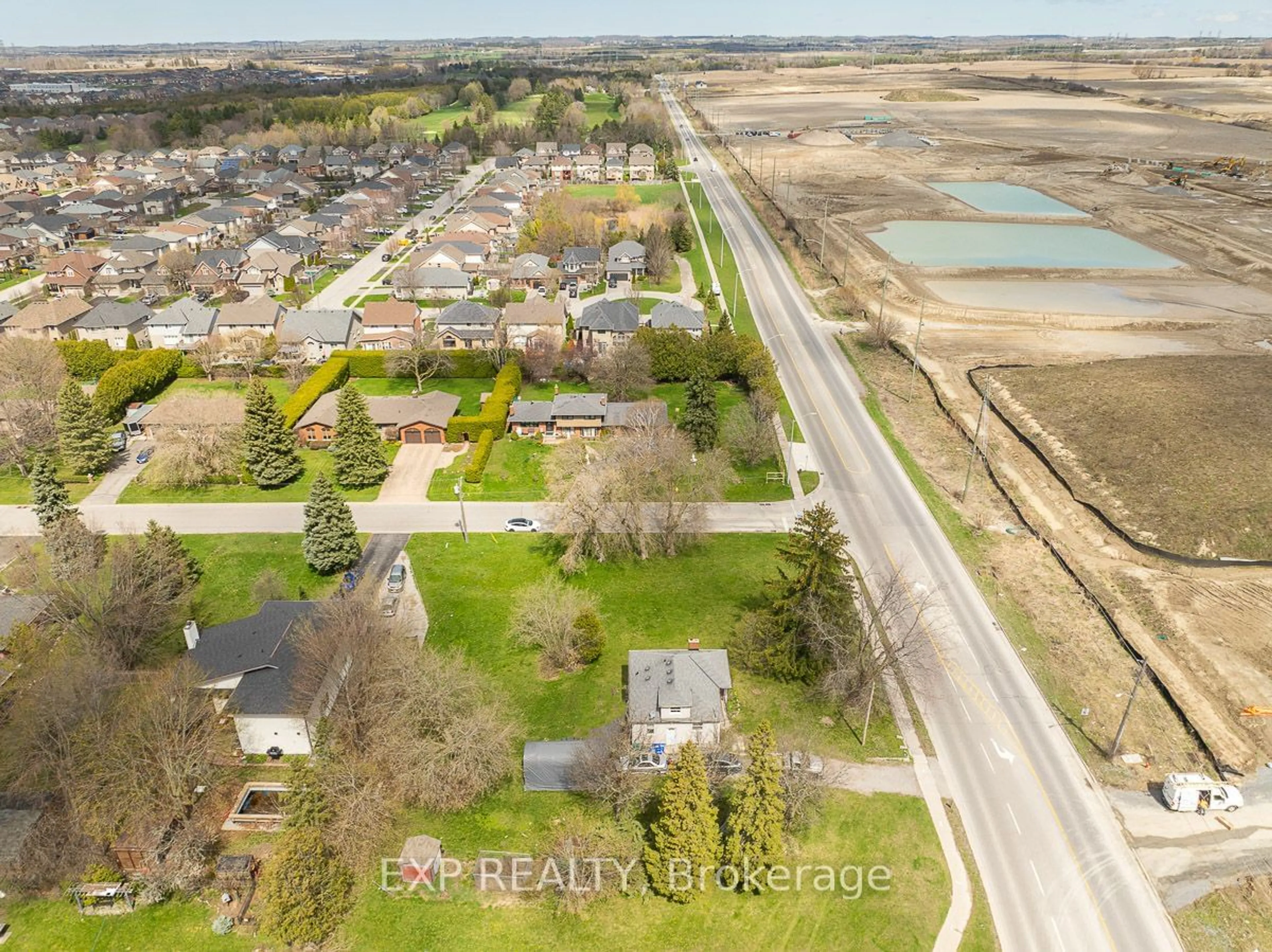 A pic from outside/outdoor area/front of a property/back of a property/a pic from drone, water/lake/river/ocean view for 2030 Ritson Rd, Oshawa Ontario L1H 8L7