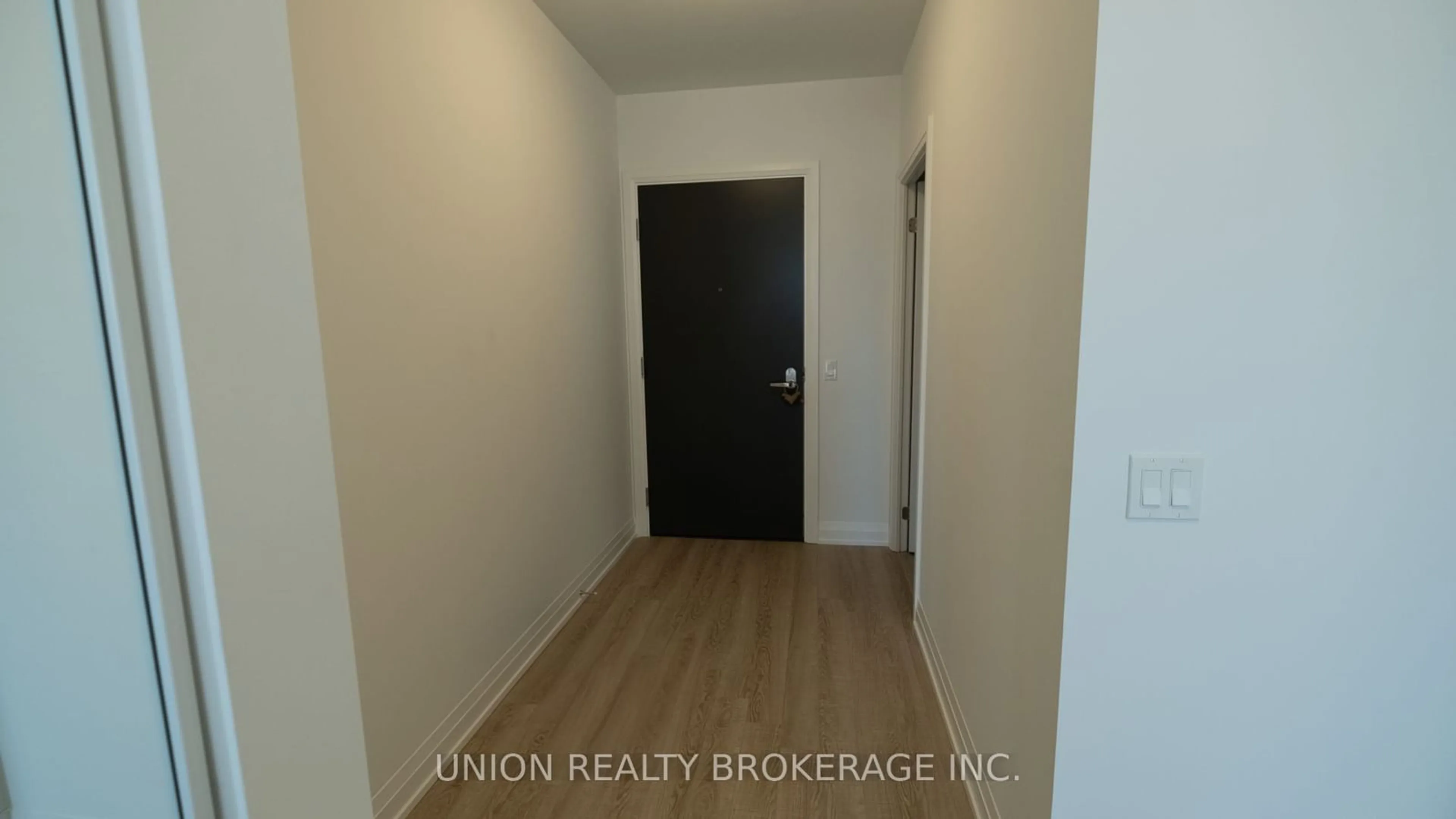 Indoor entryway for 286 Main St #606, Toronto Ontario M4C 0B3