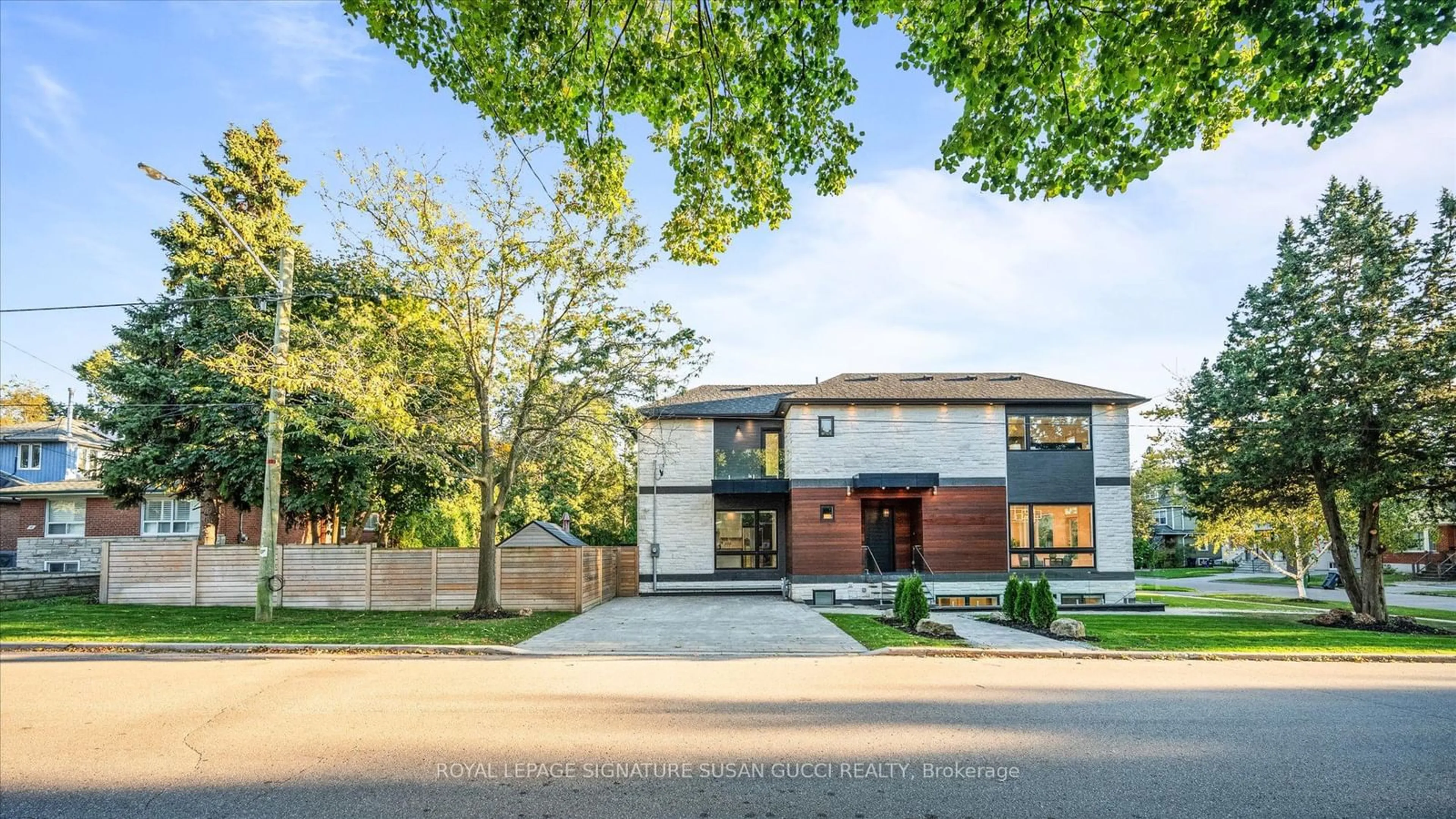 Home with brick exterior material, street for 61 Presley Ave, Toronto Ontario M1L 3P4