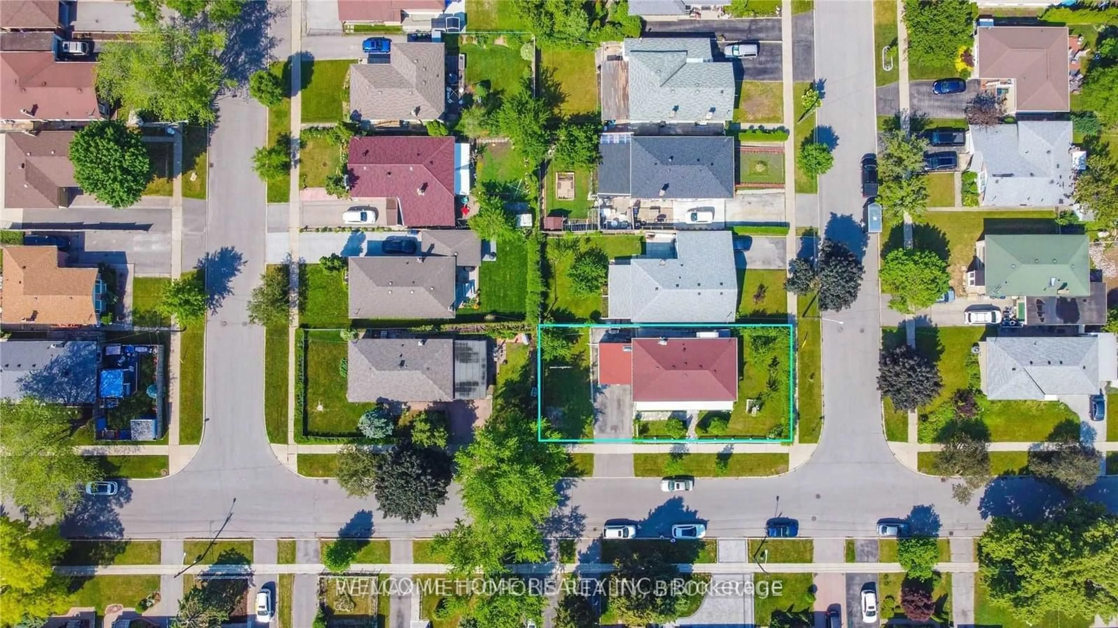 A pic from outside/outdoor area/front of a property/back of a property/a pic from drone, street for 56 Ascolda Blvd, Toronto Ontario M1J 2P1