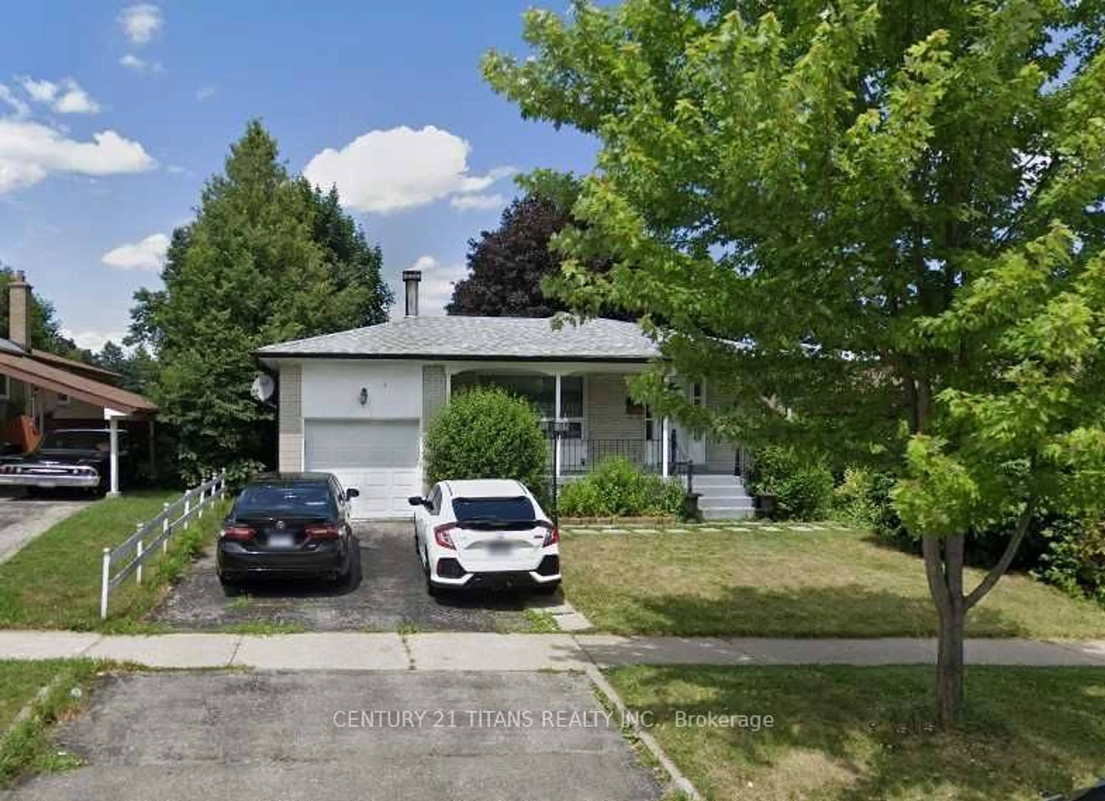 A pic from outside/outdoor area/front of a property/back of a property/a pic from drone, street for 22 Griselda Cres, Toronto Ontario M1G 3P6