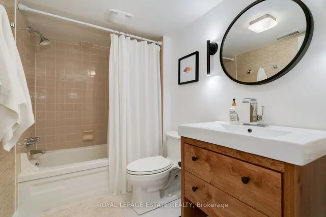 Additional property image - 625 Milverton Blvd