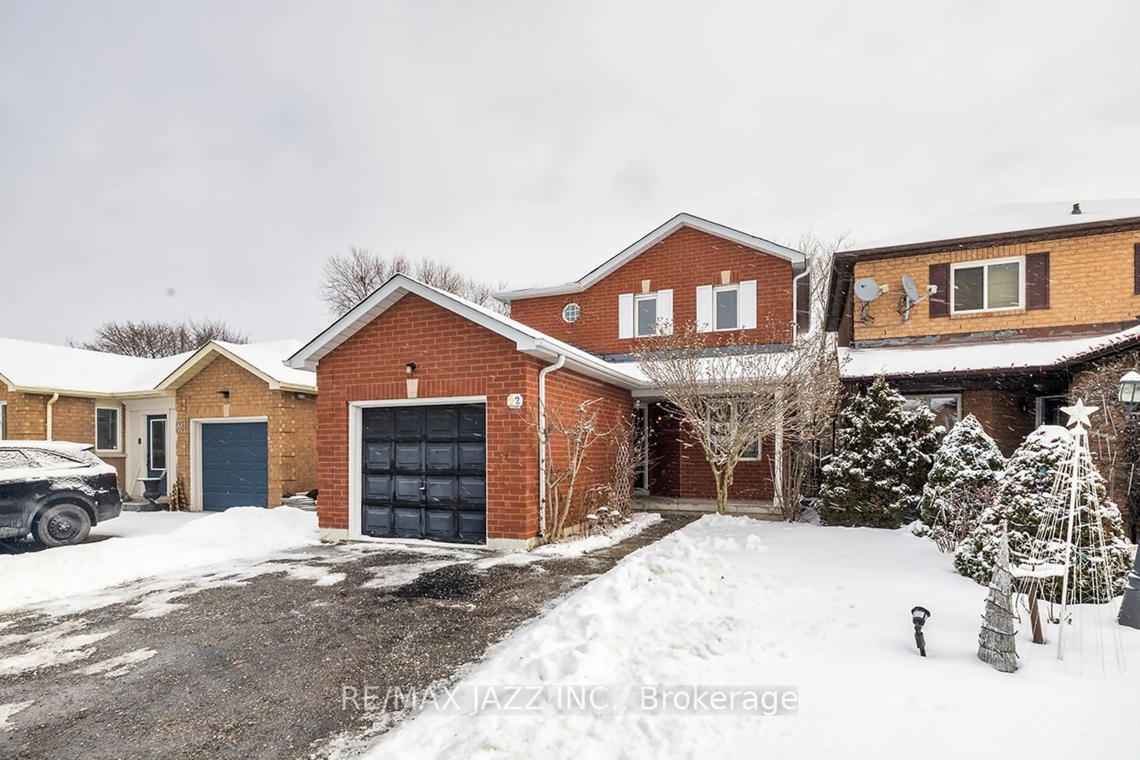 Home with brick exterior material, street for 92 McMann Cres, Clarington Ontario L1E 2Y5