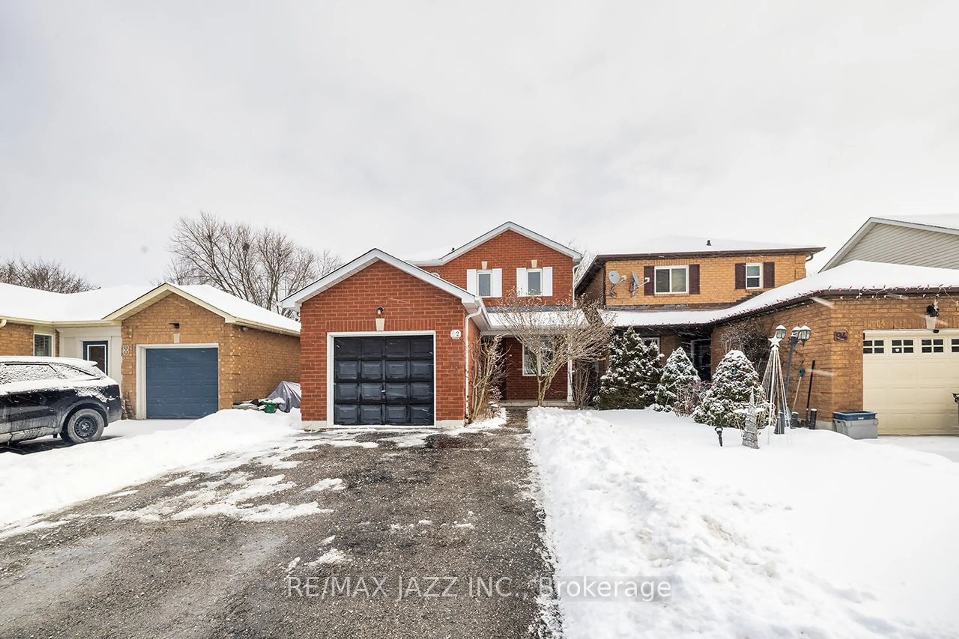 Home with brick exterior material, street for 92 McMann Cres, Clarington Ontario L1E 2Y5