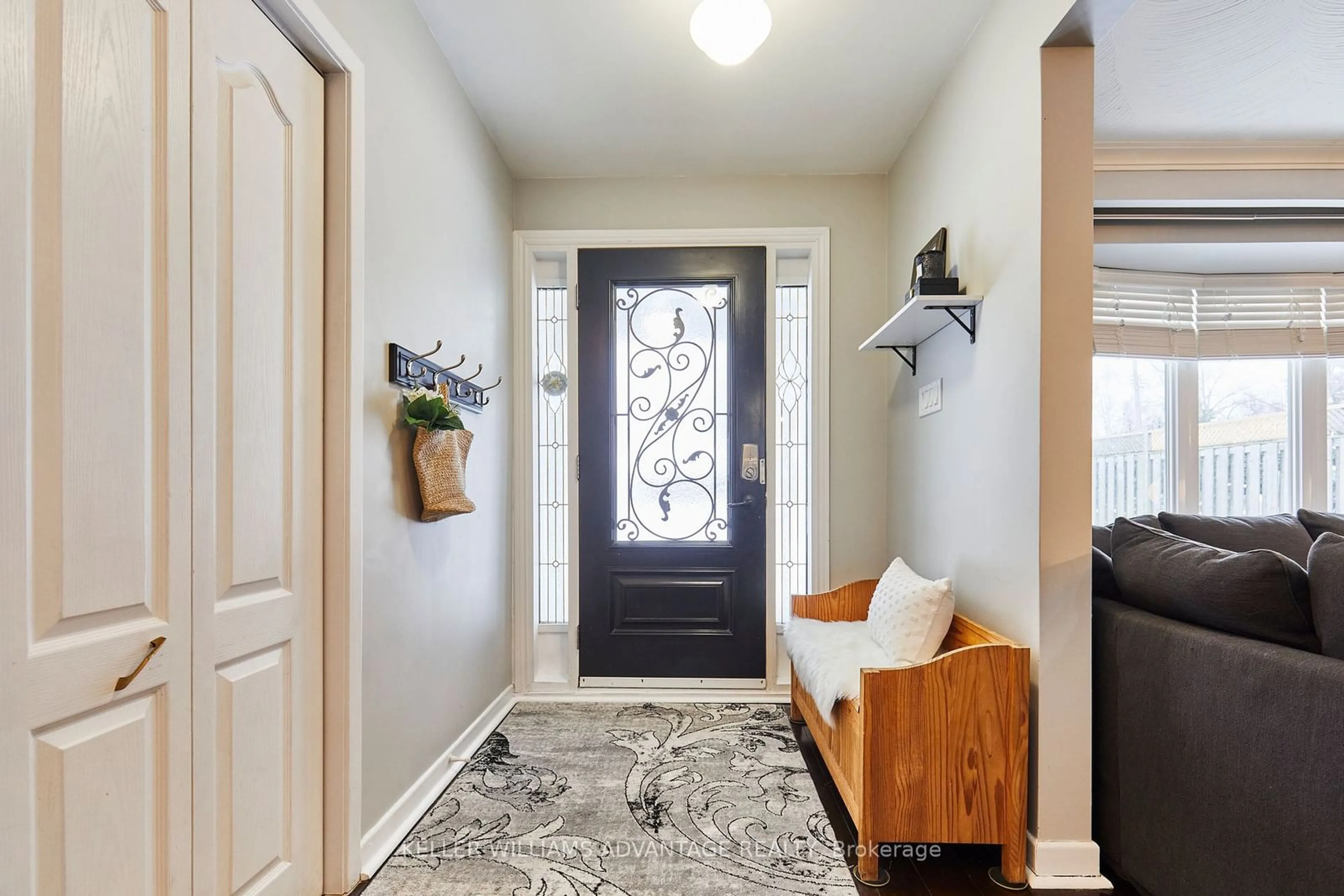 Indoor entryway for 30 Fordover Dr, Toronto Ontario M1E 1V1