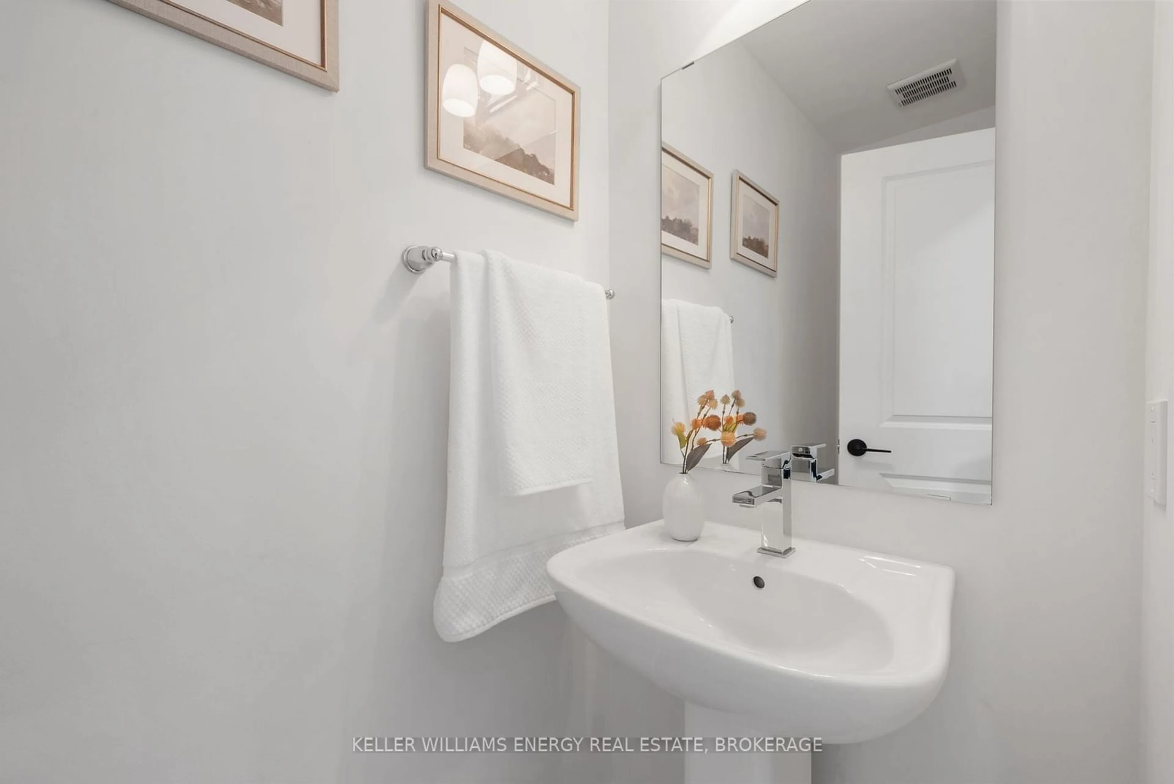 Standard bathroom, unknown for 74 Ambereen Pl, Clarington Ontario L1C 7H5