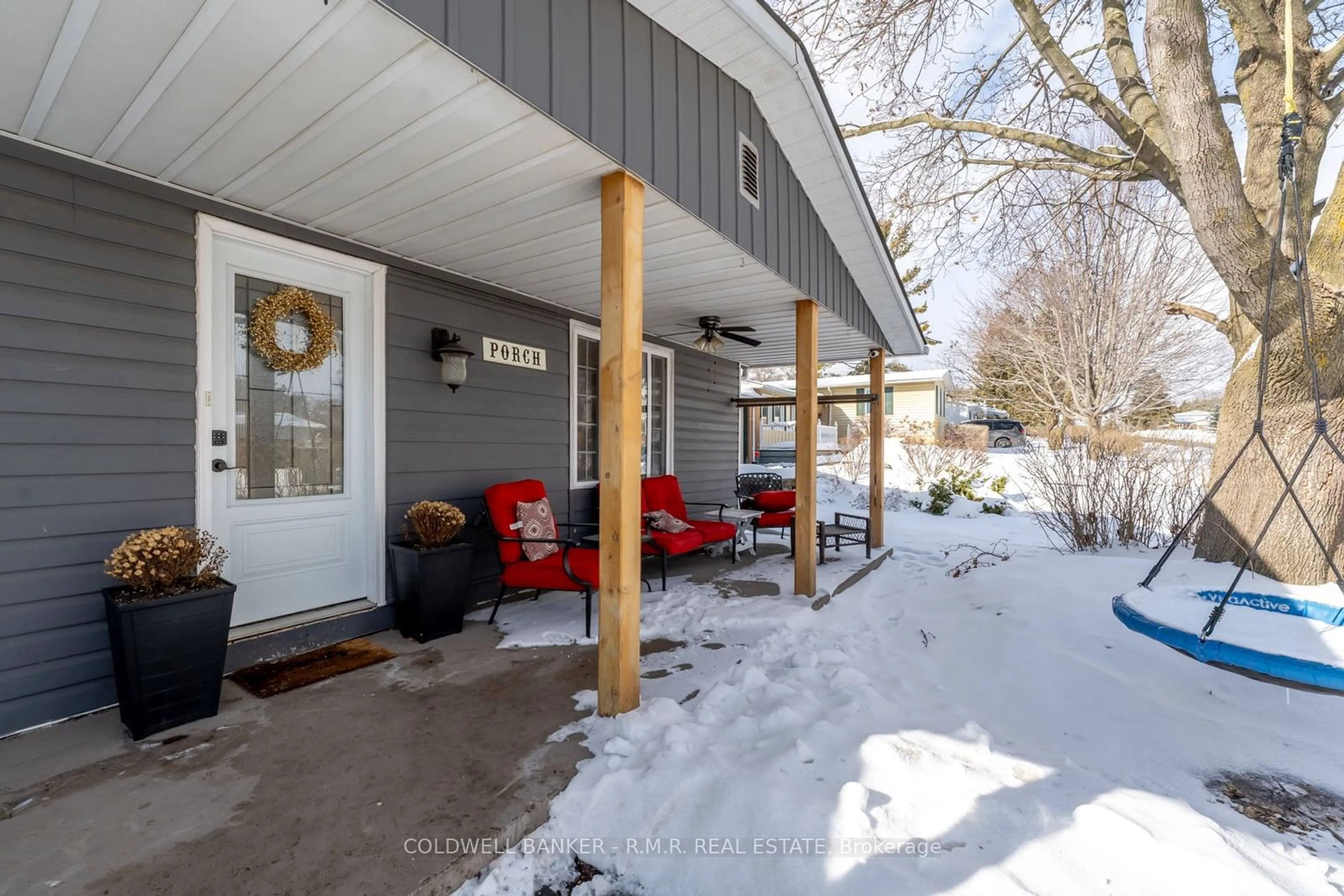 Patio, street for 58 Peters Pike, Clarington Ontario L0B 1M0