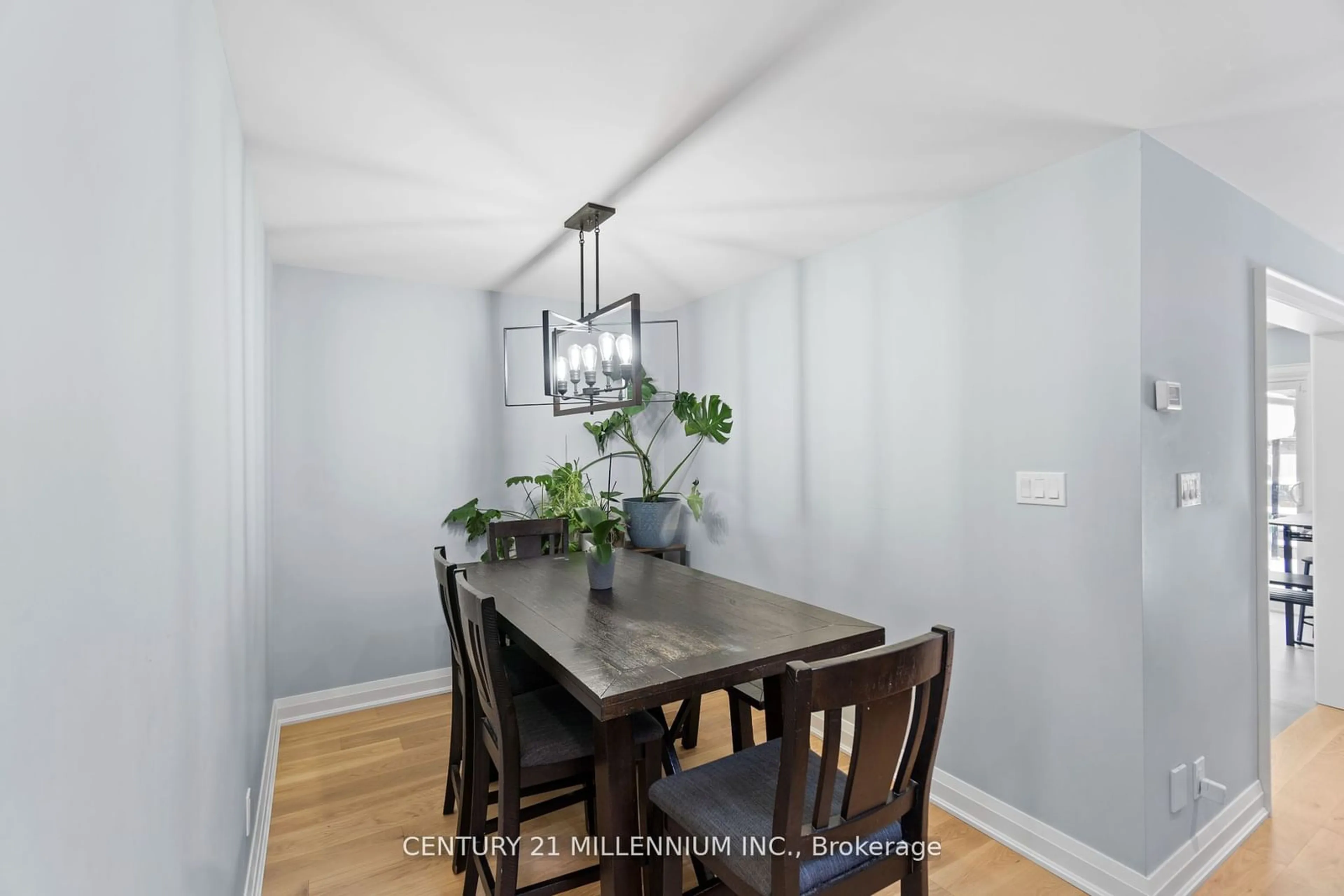 Dining room, wood/laminate floor for 3 Fothergill Crt, Whitby Ontario L1P 1K8