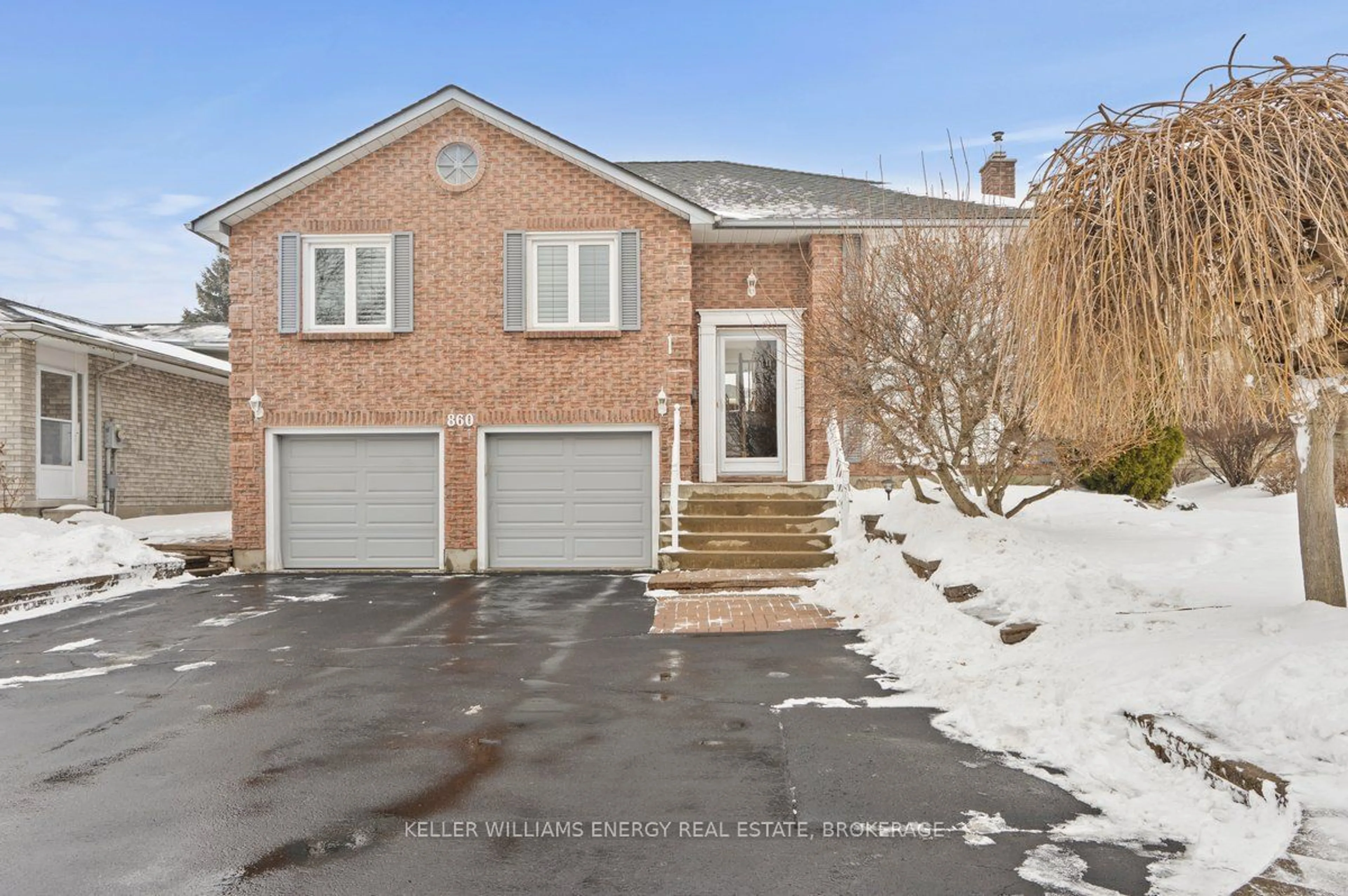 Home with brick exterior material, street for 860 Sundance Circ, Oshawa Ontario L1J 8B4