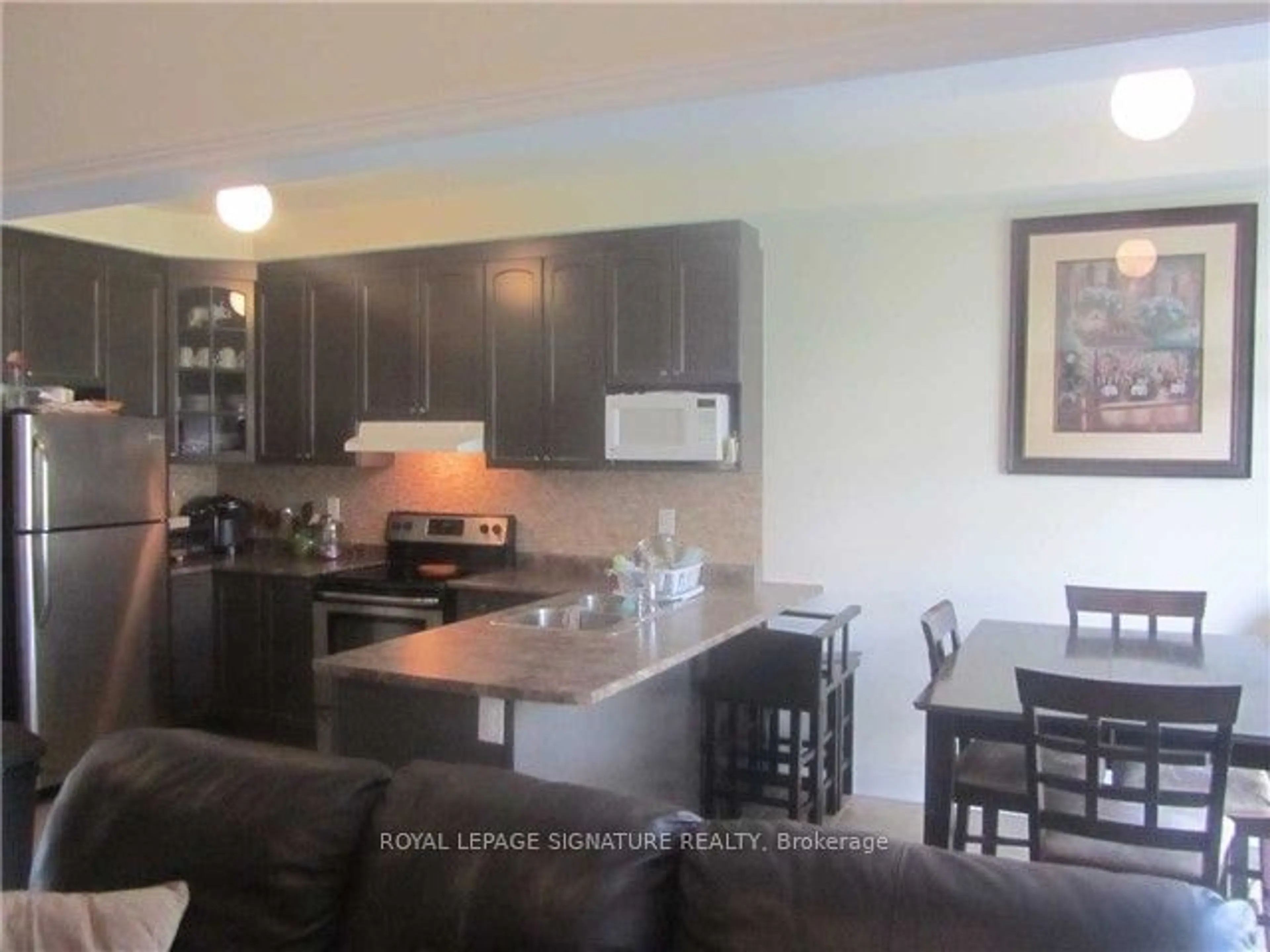 Open concept kitchen, unknown for 14 Dewell Cres, Clarington Ontario L1E 0B7