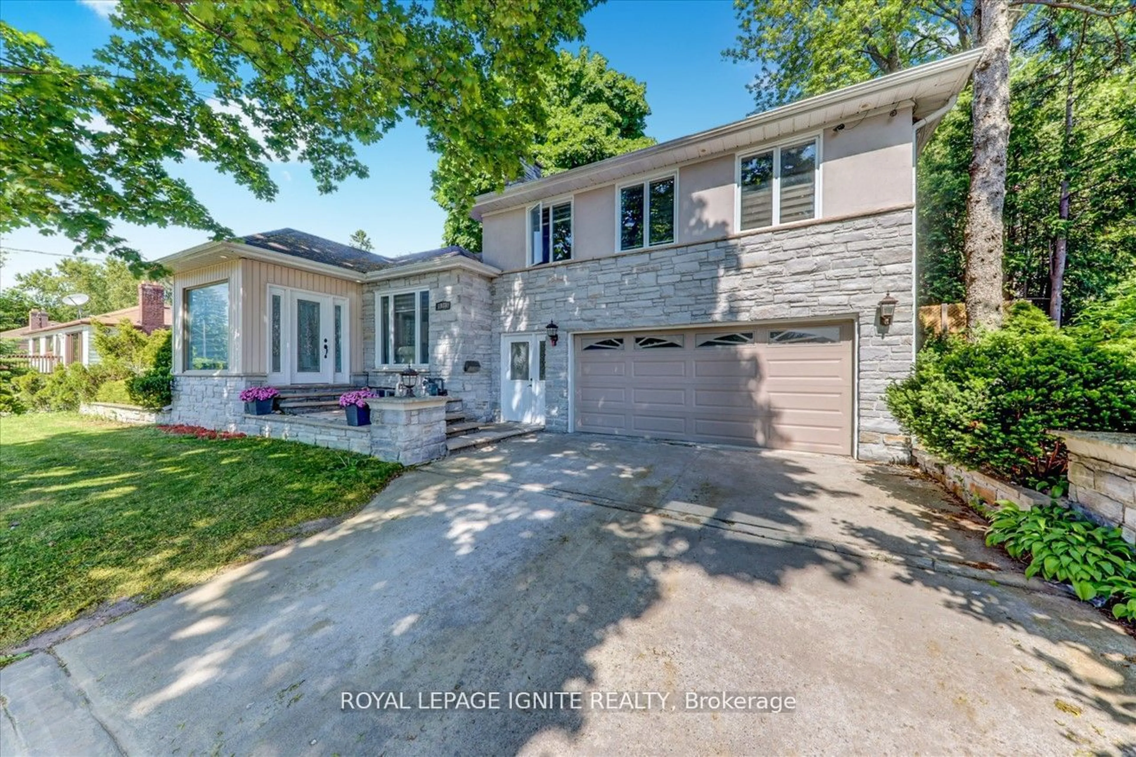 Home with brick exterior material, street for 1931 Glendale Dr, Pickering Ontario L1V 1V8