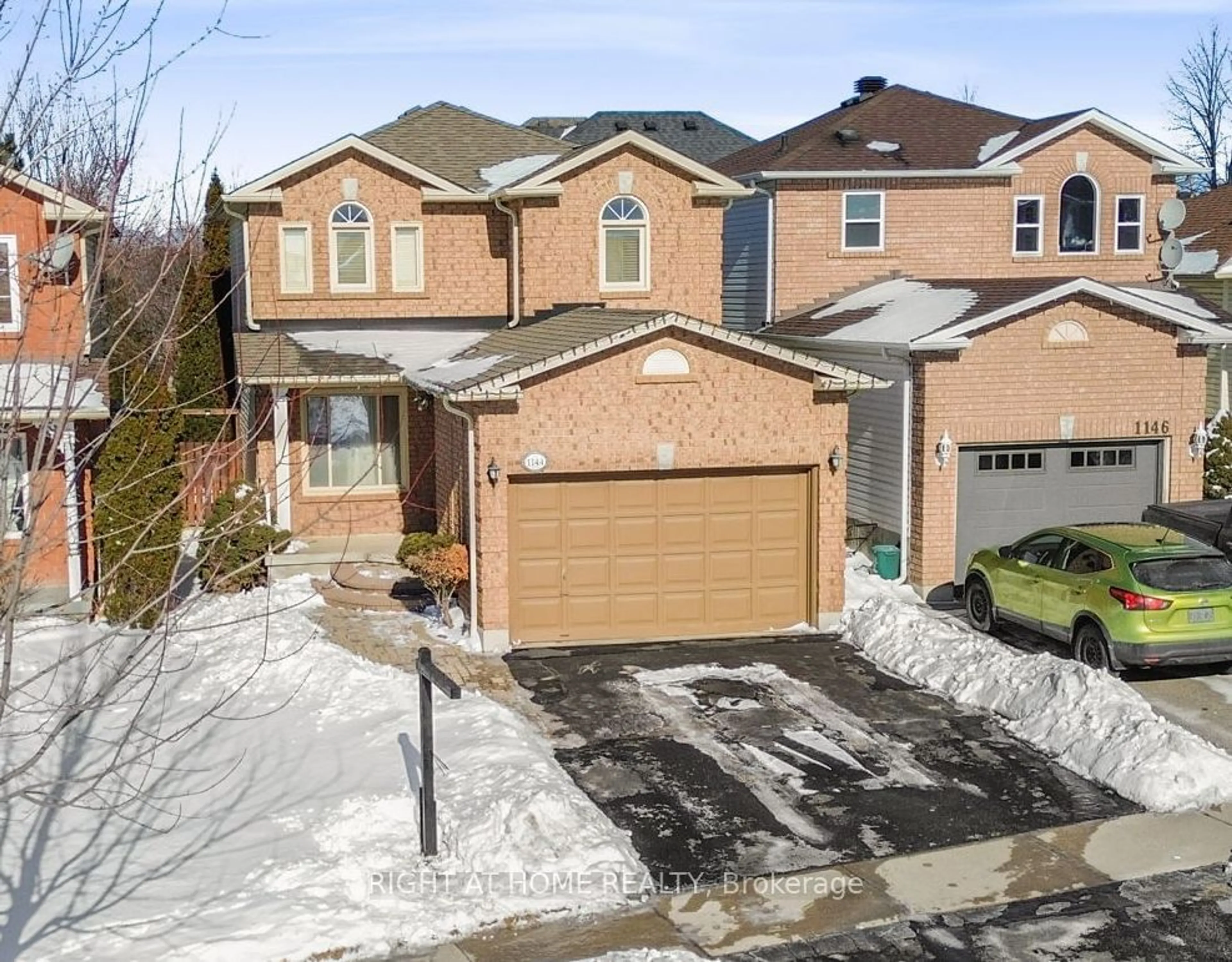 A pic from outside/outdoor area/front of a property/back of a property/a pic from drone, street for 1144 Ridgemount Blvd, Oshawa Ontario L1K 2L1