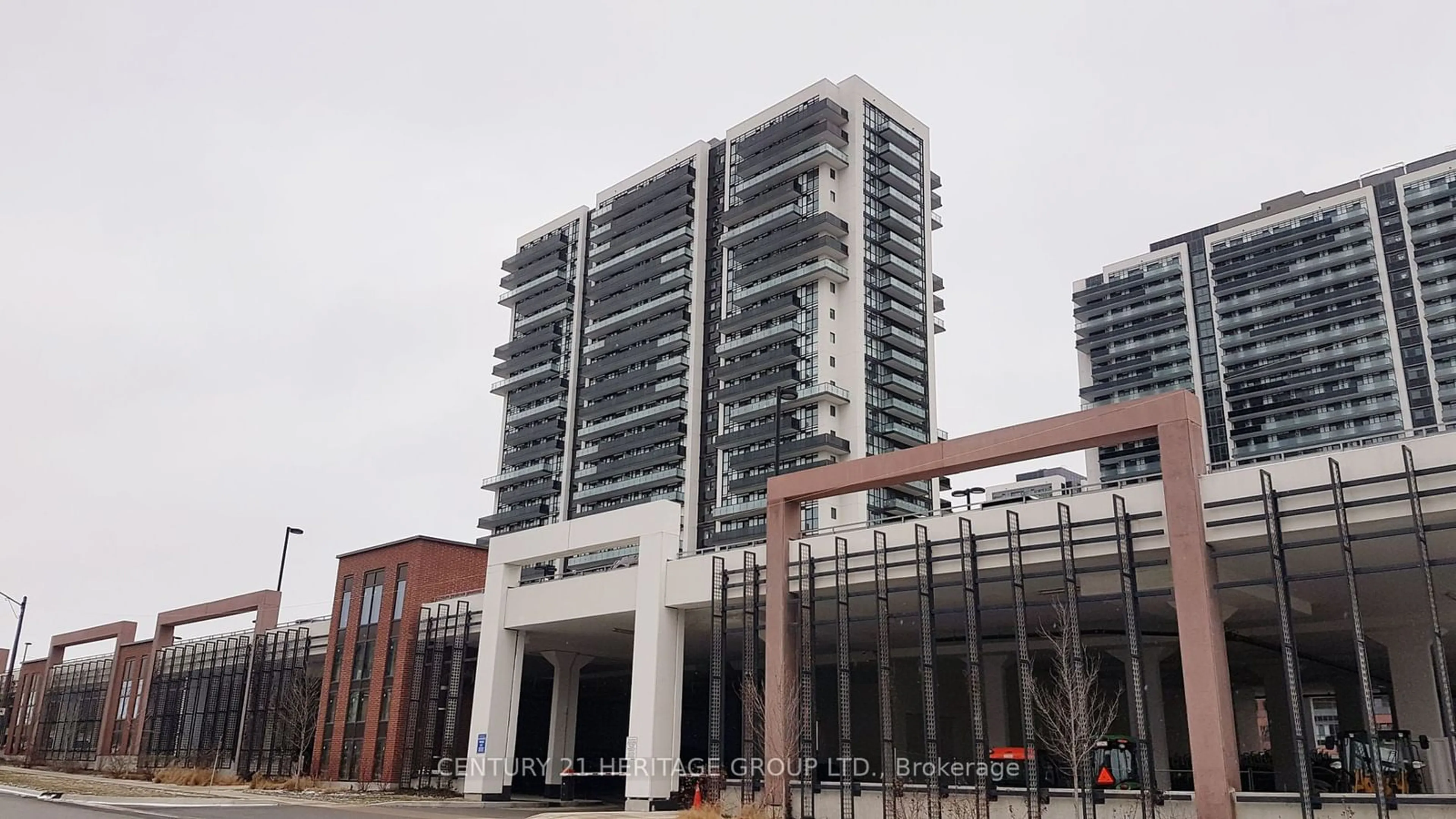 Indoor foyer for 2550 Simcoe St #510, Oshawa Ontario L1L 0R5