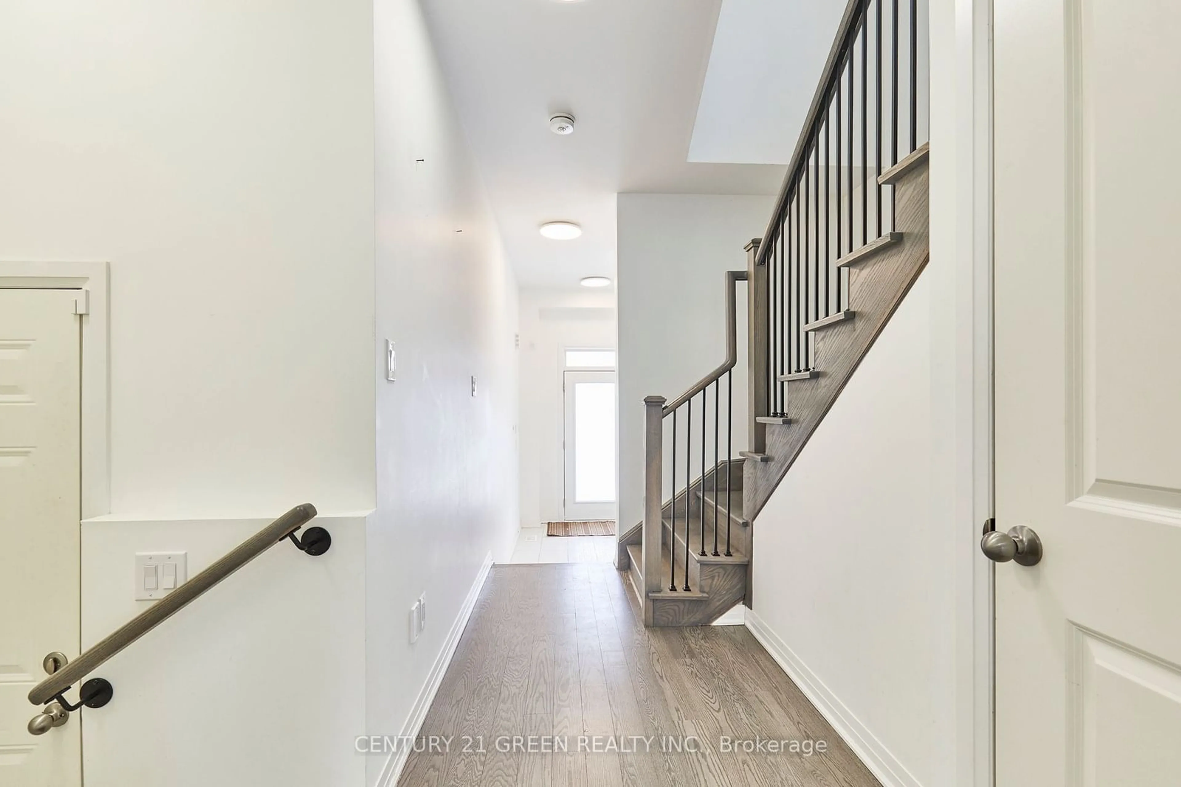 Indoor entryway for 67 Cryderman Lane, Clarington Ontario L1C 2W3