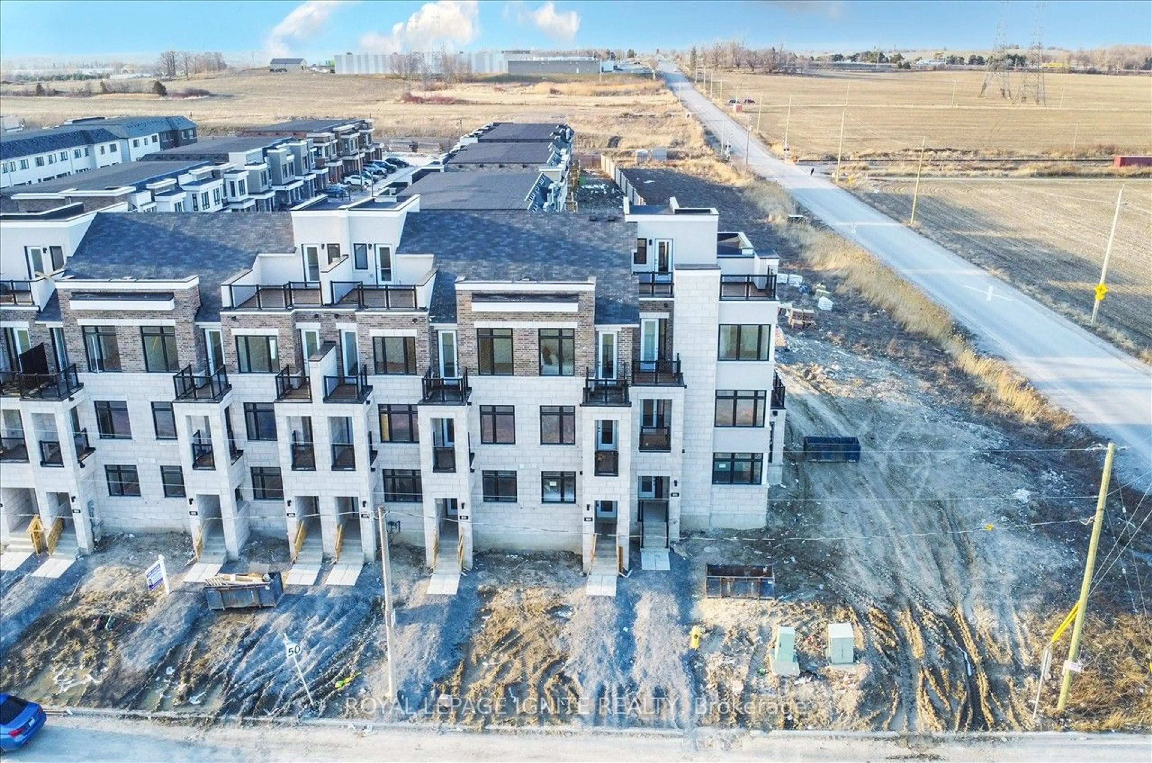 A pic from outside/outdoor area/front of a property/back of a property/a pic from drone, unknown for 833 Port Darlington Rd, Clarington Ontario L1C 7G4