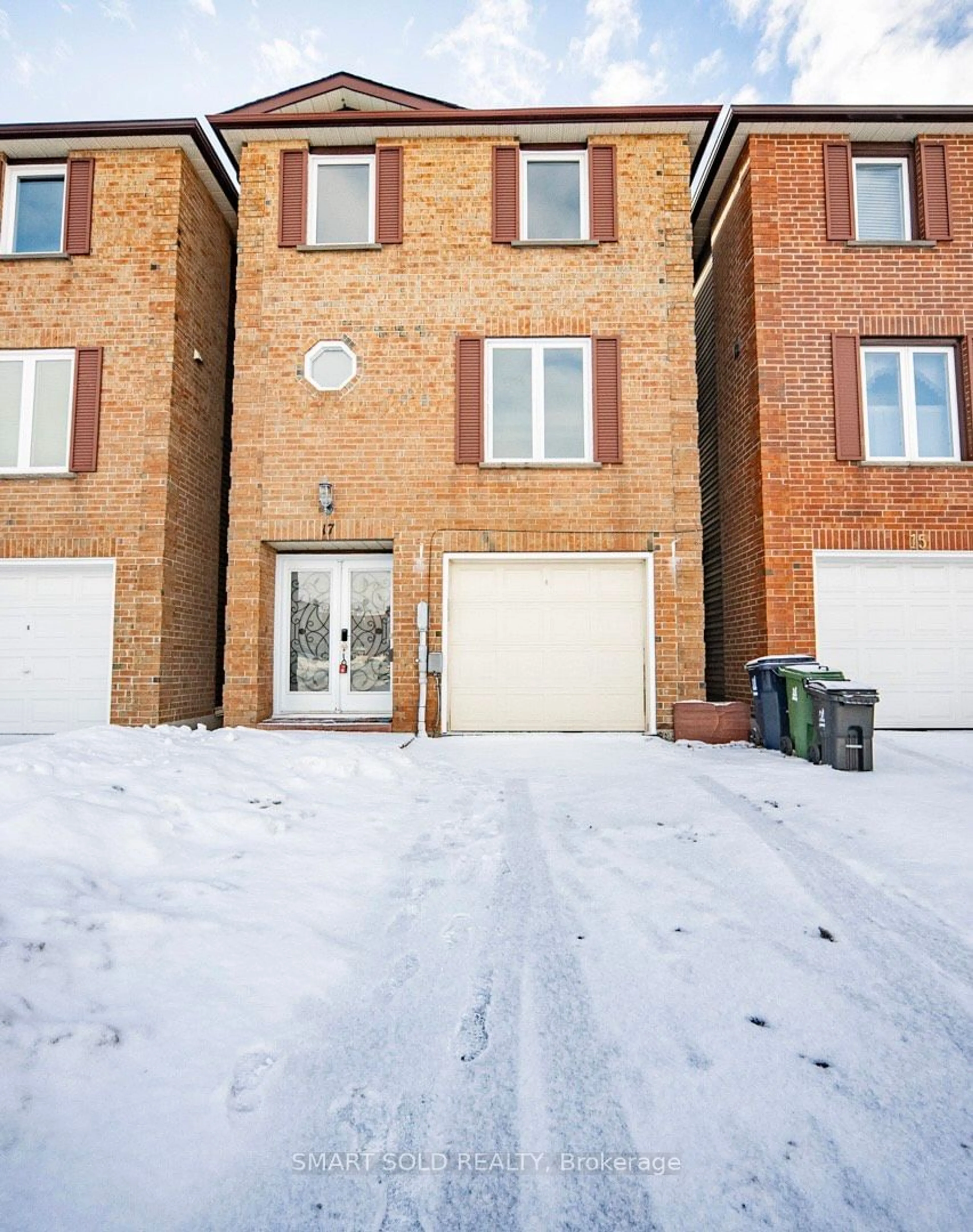 A pic from outside/outdoor area/front of a property/back of a property/a pic from drone, street for 17 Prince William Crt, Toronto Ontario M1S 4P6