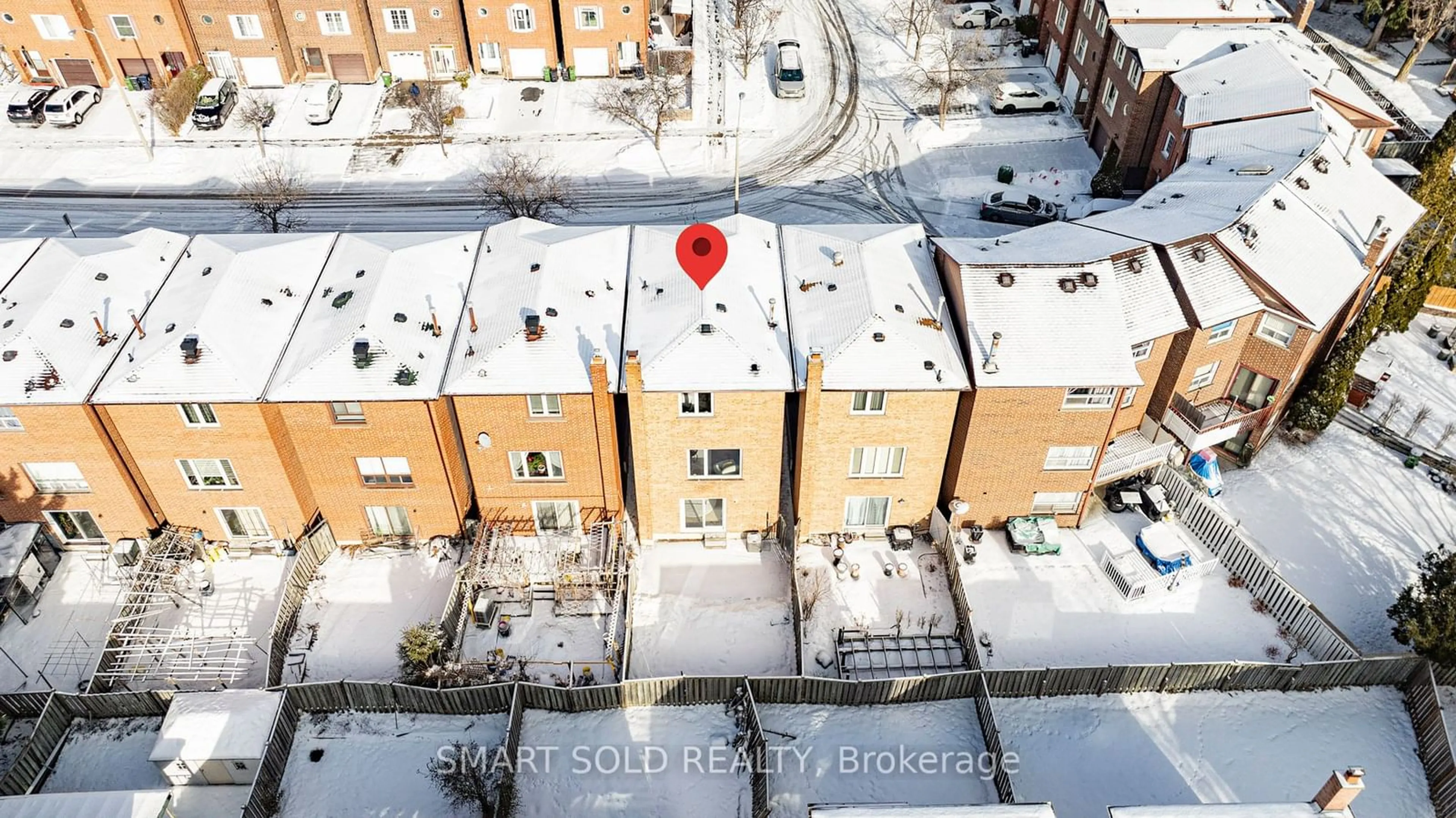 A pic from outside/outdoor area/front of a property/back of a property/a pic from drone, city buildings view from balcony for 17 Prince William Crt, Toronto Ontario M1S 4P6