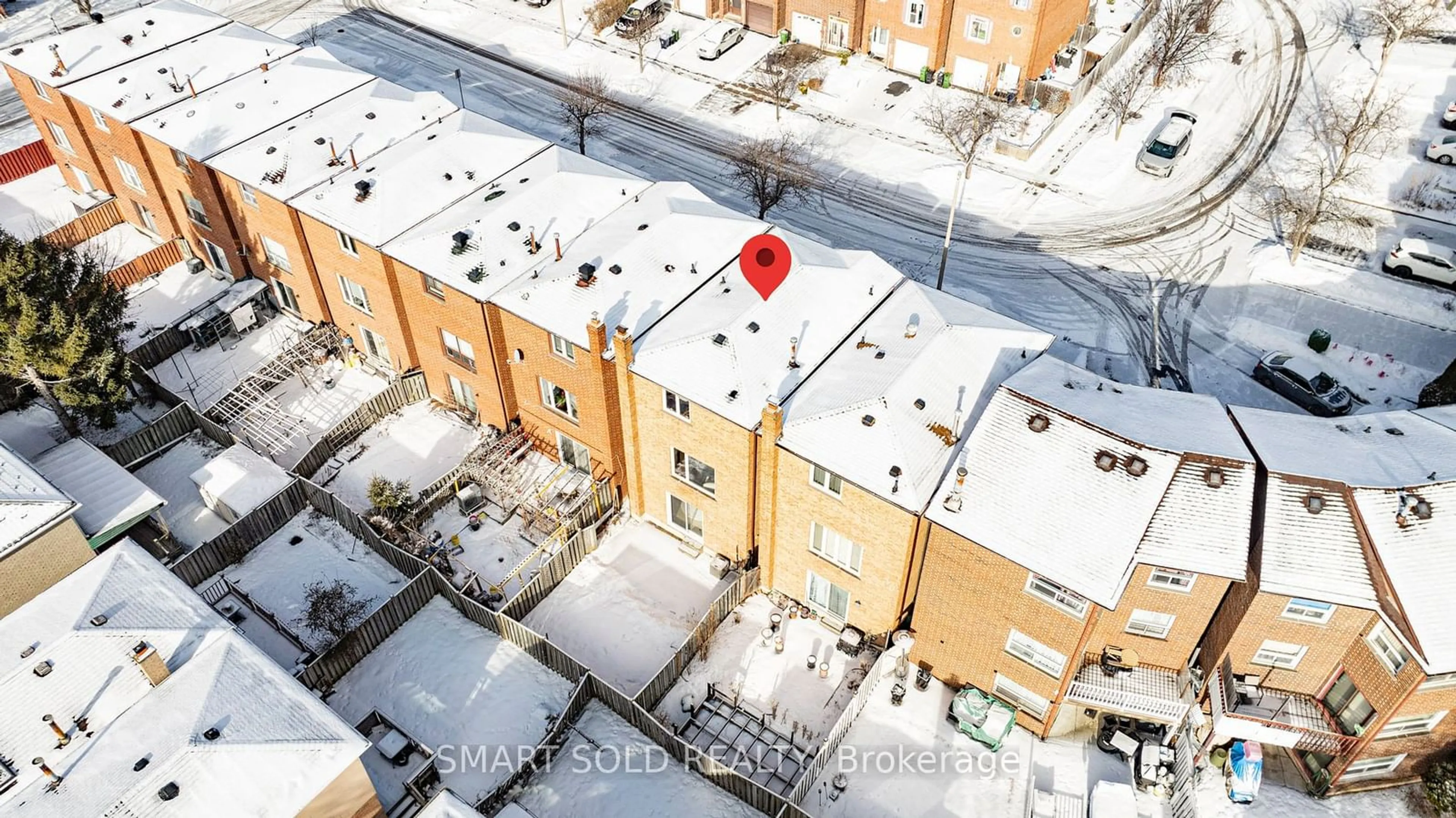 A pic from outside/outdoor area/front of a property/back of a property/a pic from drone, unknown for 17 Prince William Crt, Toronto Ontario M1S 4P6