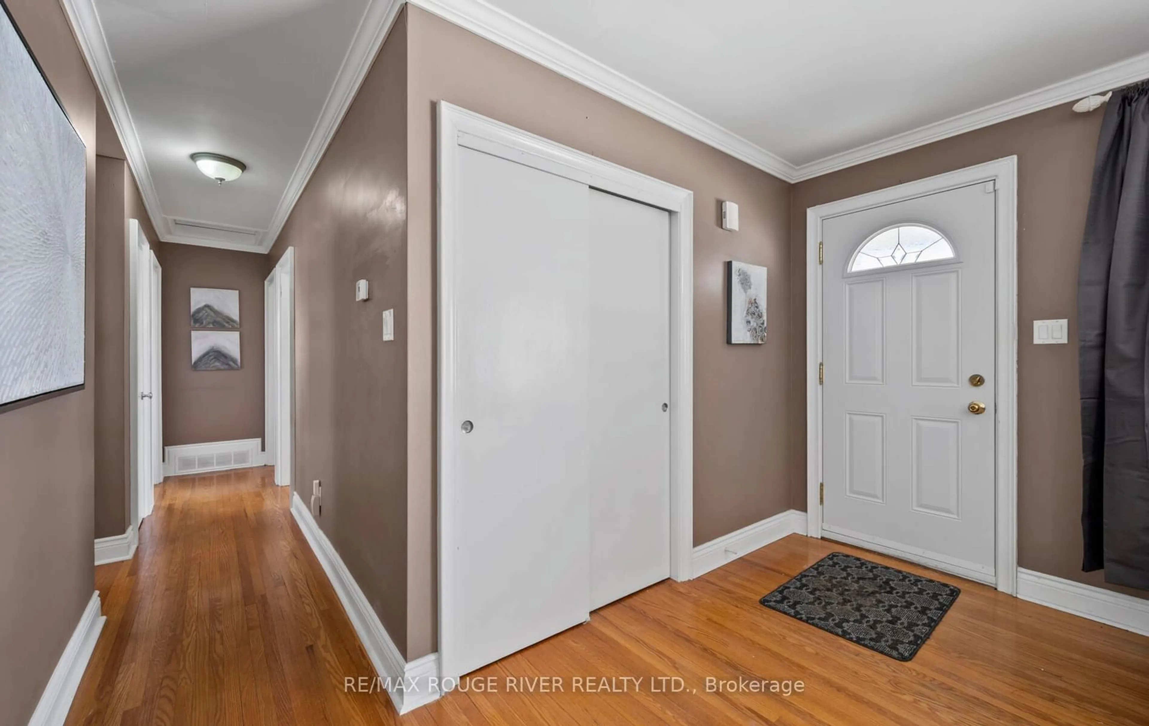 Indoor entryway for 50 Kings Cres, Ajax Ontario L1S 2M1