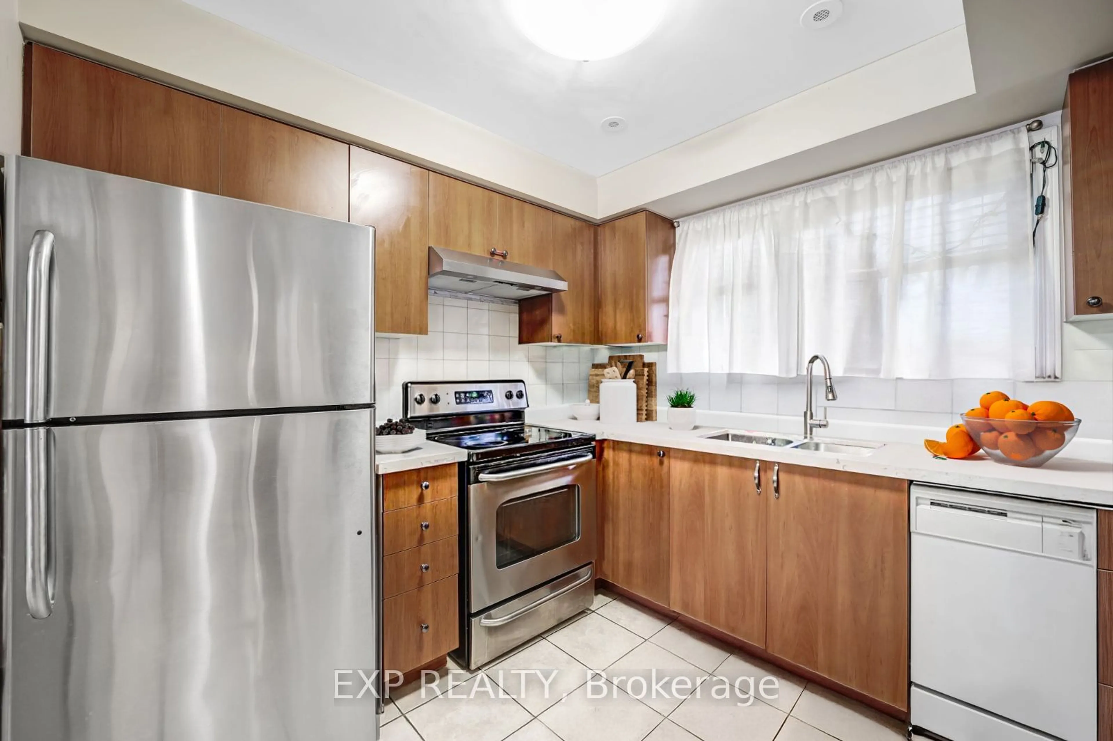 Standard kitchen, unknown for 3648 Kingston Rd #48, Toronto Ontario M1M 1R9