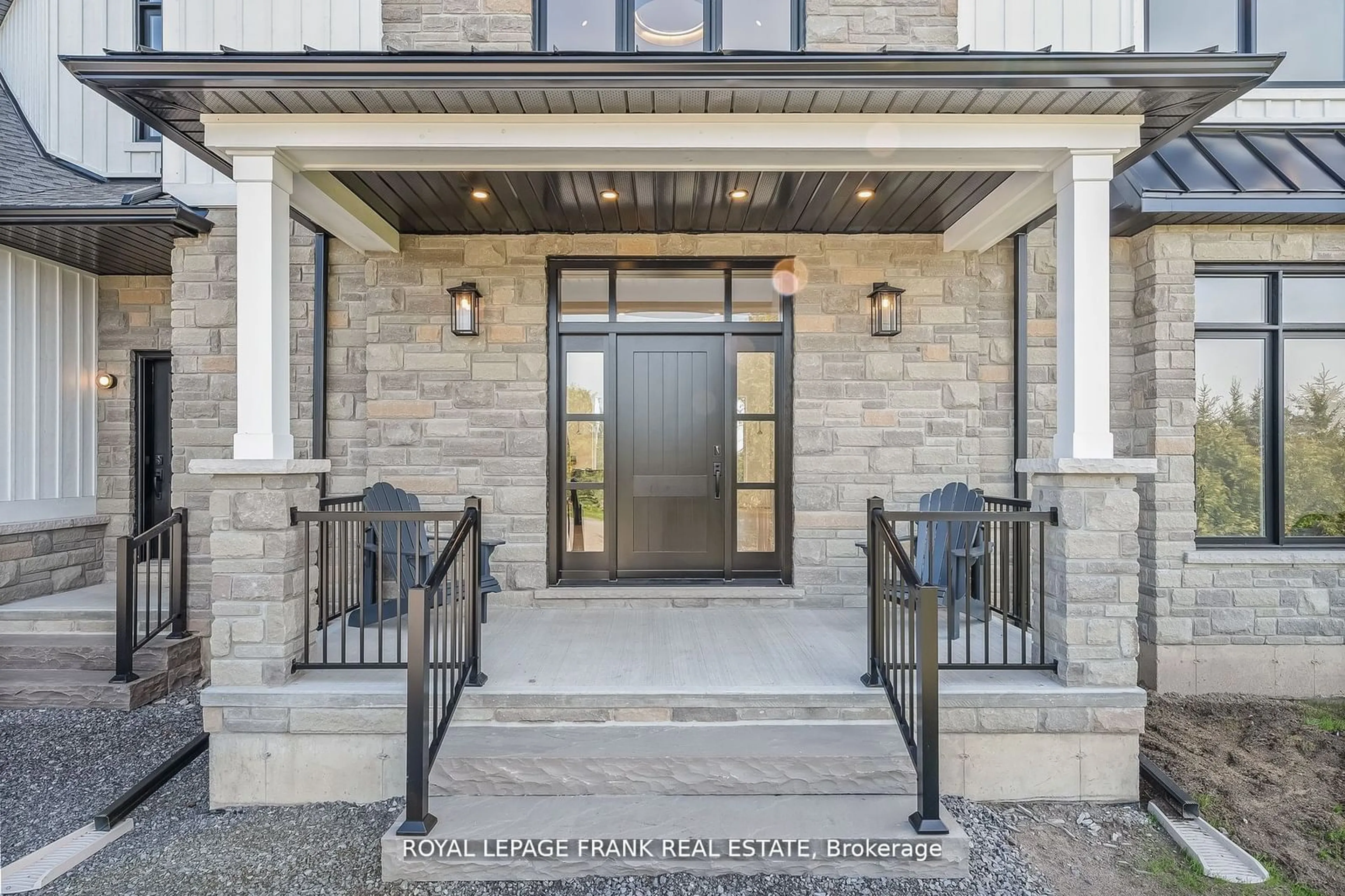 Indoor entryway for 3771 Devitts Rd, Scugog Ontario L0B 1B0