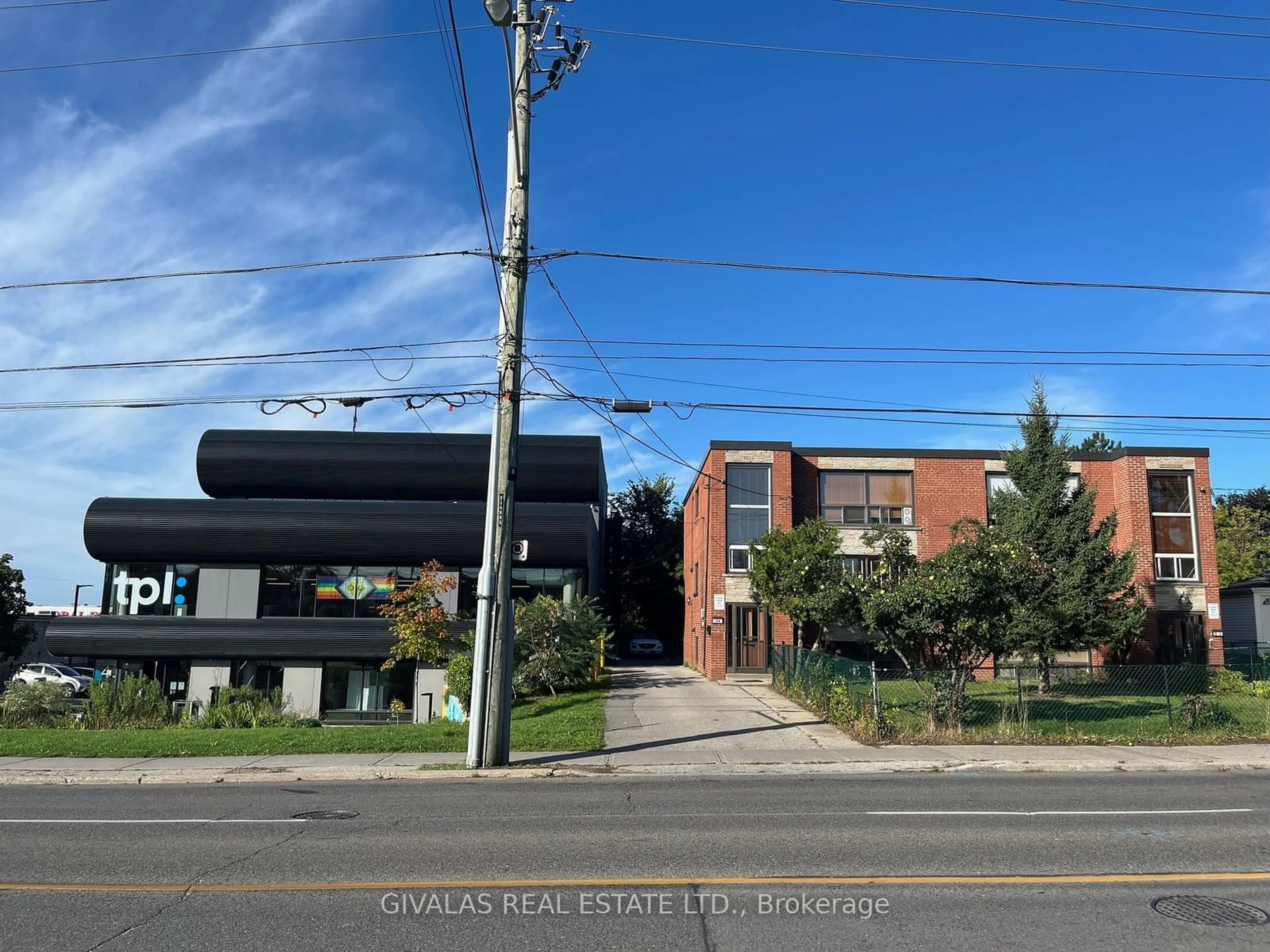 A pic from outside/outdoor area/front of a property/back of a property/a pic from drone, street for 502 Birchmount Rd, Toronto Ontario M1K 1N8