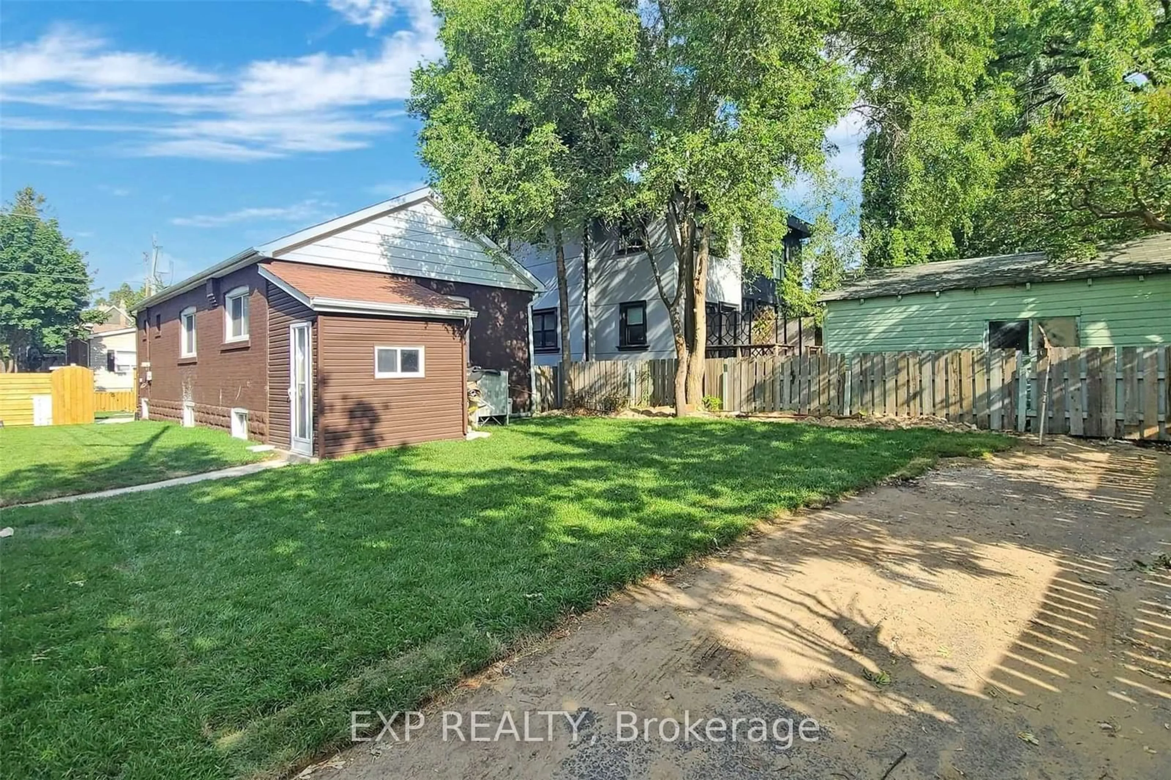 A pic from outside/outdoor area/front of a property/back of a property/a pic from drone, unknown for 146 Coleridge Ave, Toronto Ontario M4C 4H6