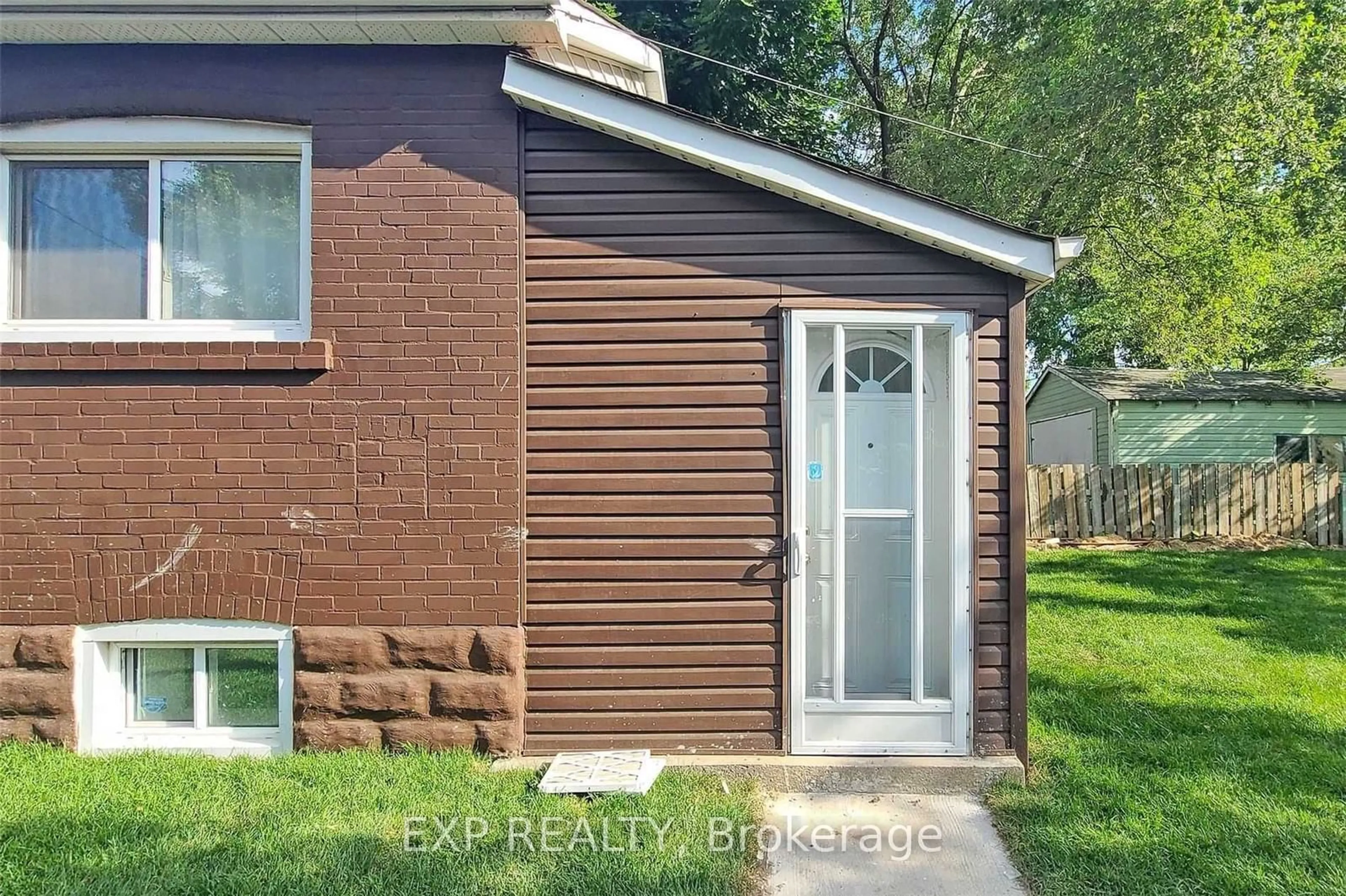 Home with vinyl exterior material, street for 146 Coleridge Ave, Toronto Ontario M4C 4H6